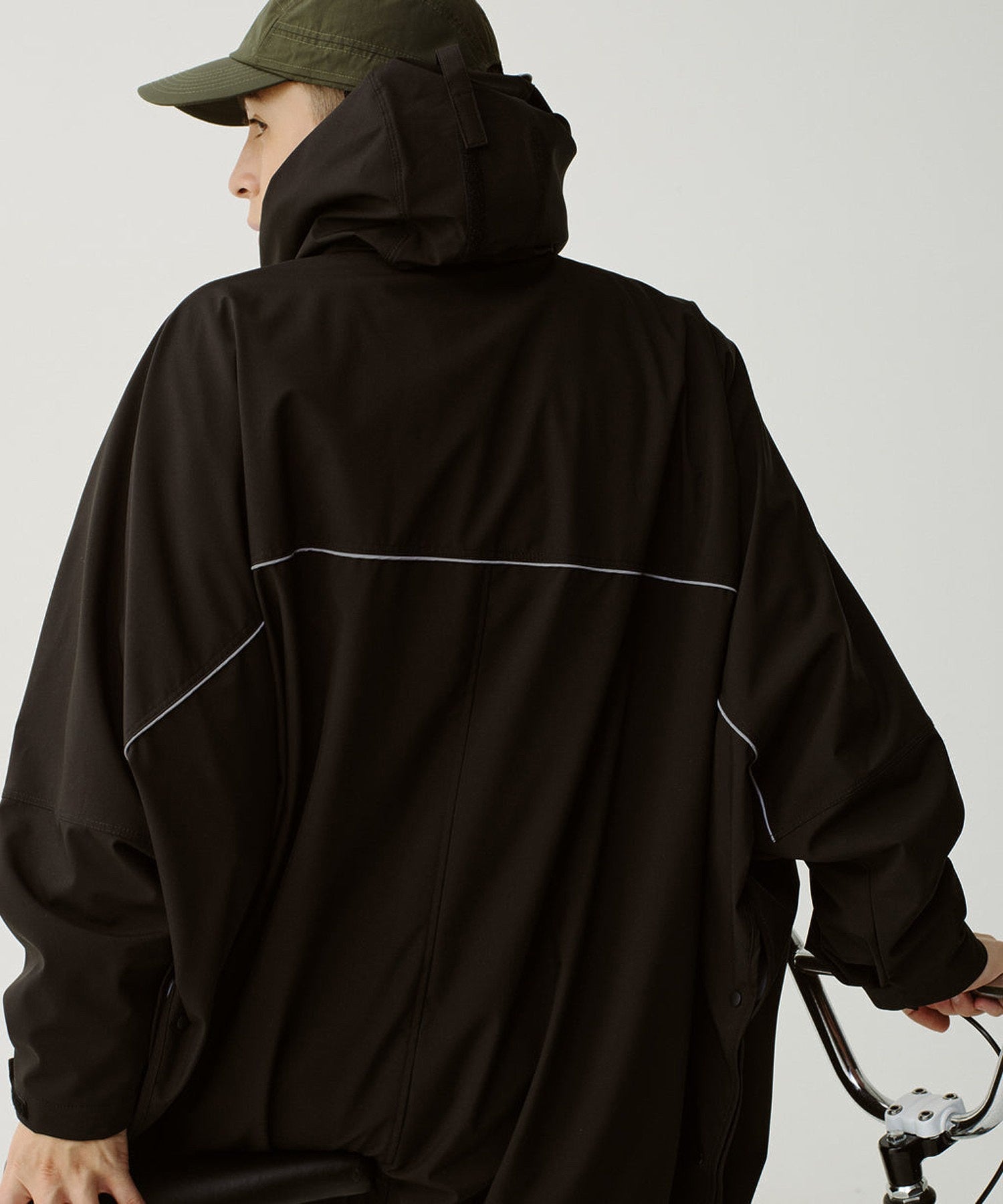 【KiU】WINDGUARD SHELL PONCHO