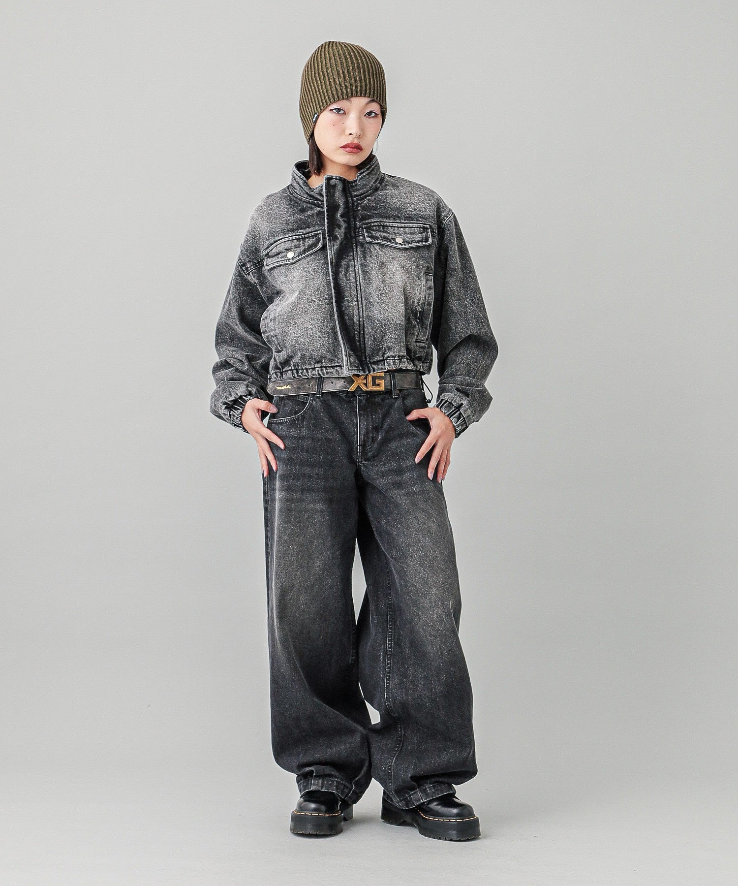 LOW RISE HEM TUCK DENIM PANTS