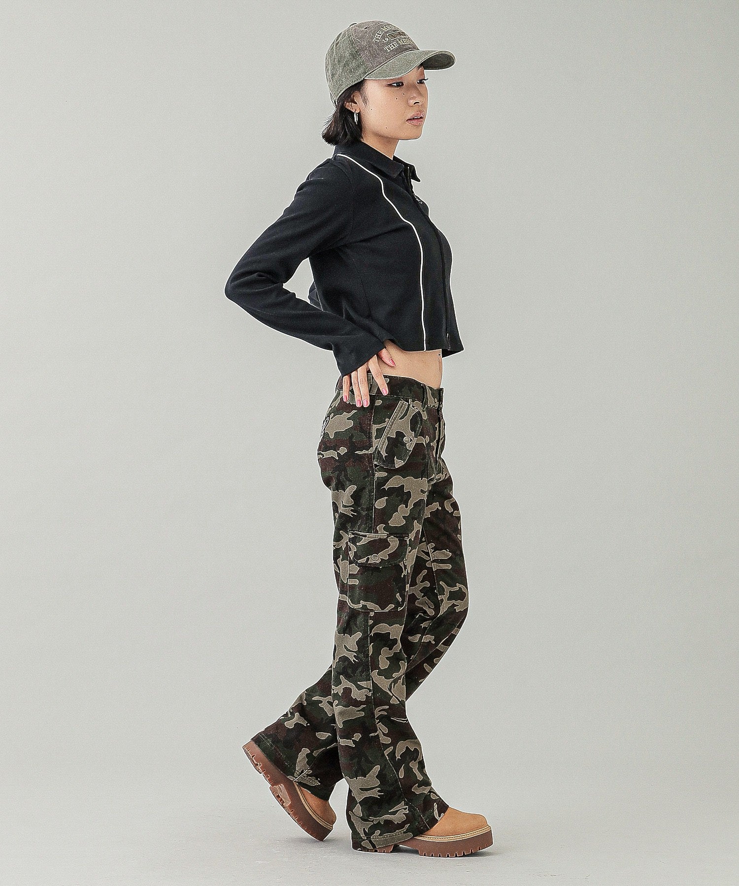 LOW RISE HIP LOGO PANTS