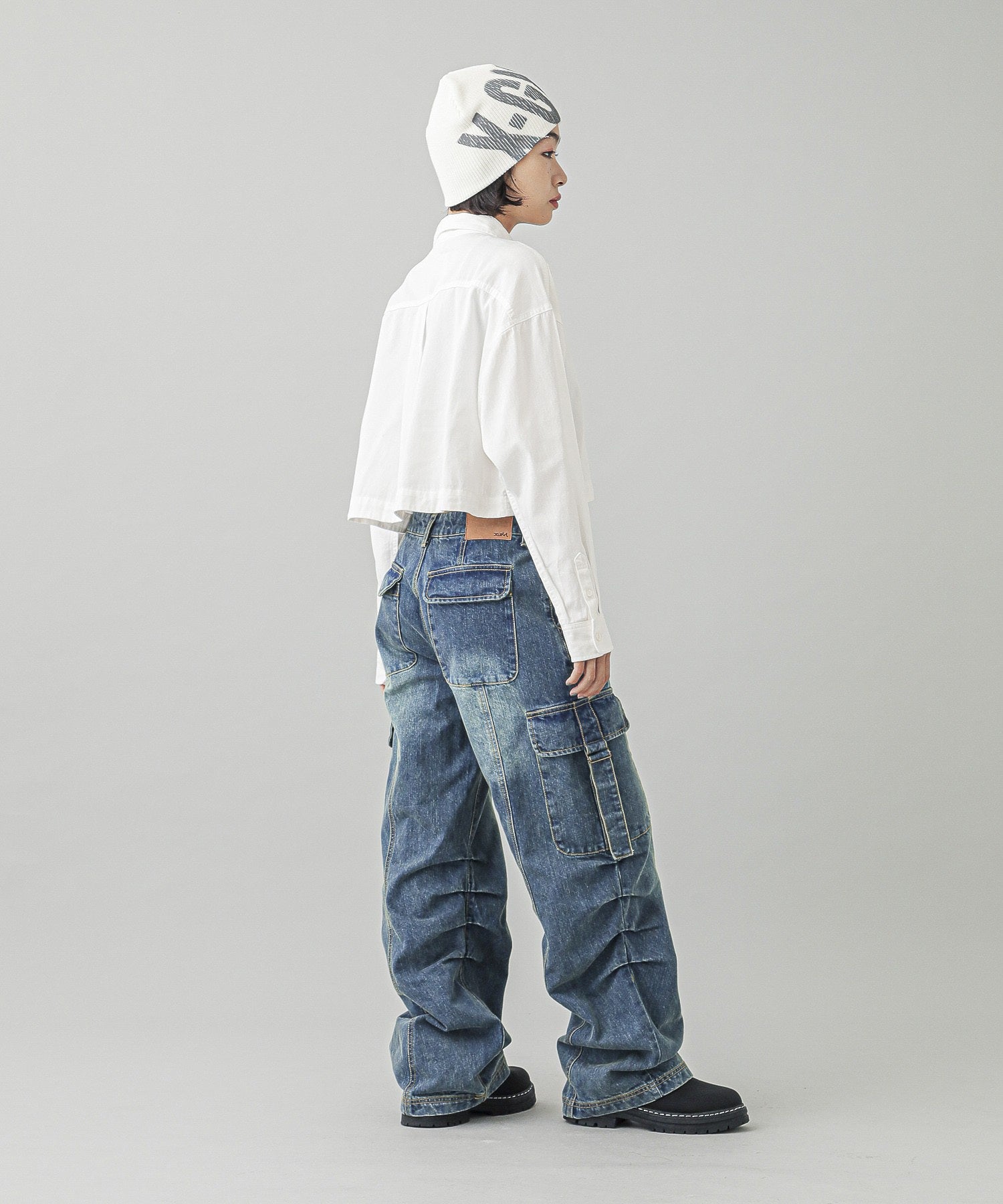 LOW RISE CARGO POCKET DENIM PANTS