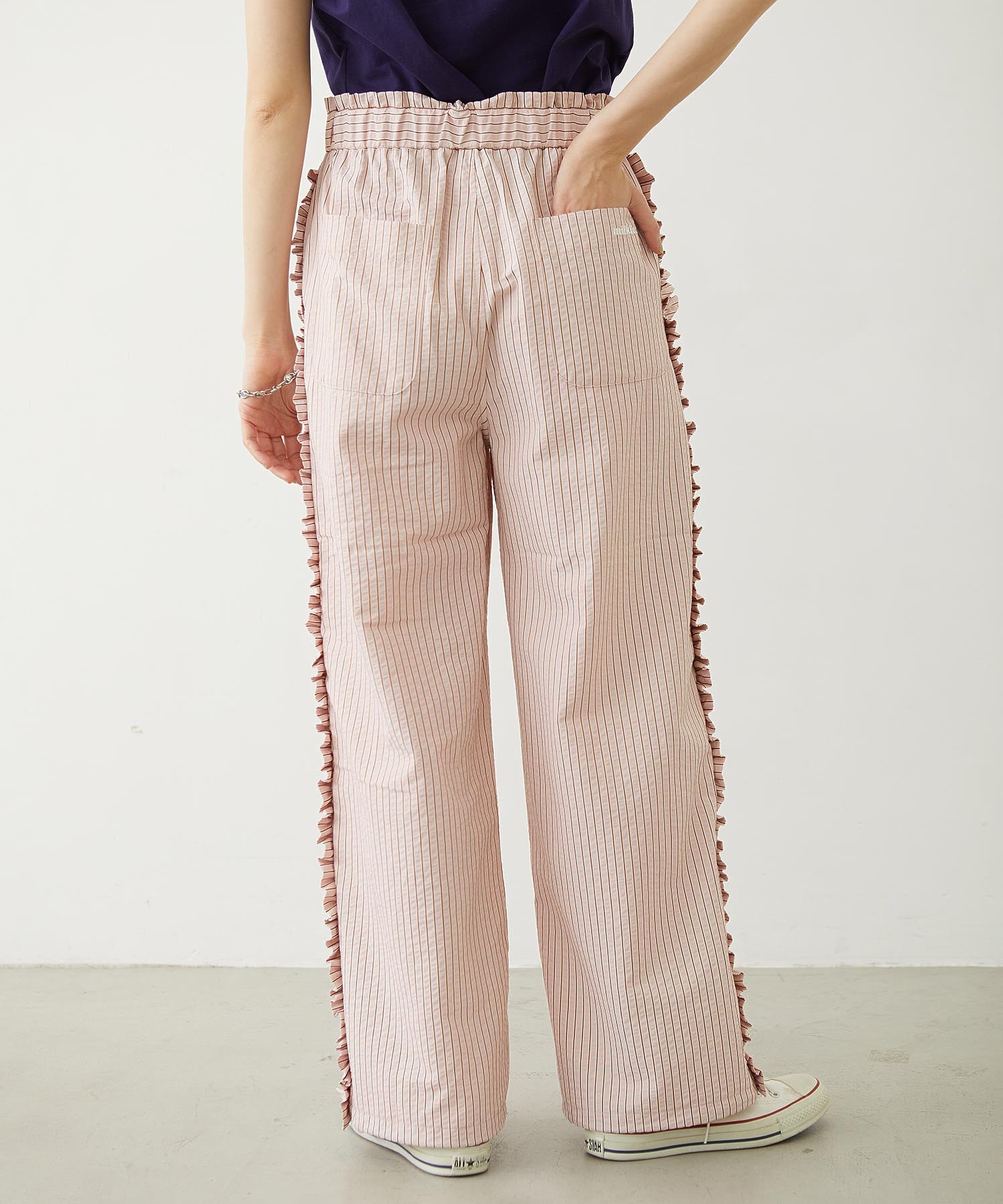 STRIPED RUFFLE PANTS