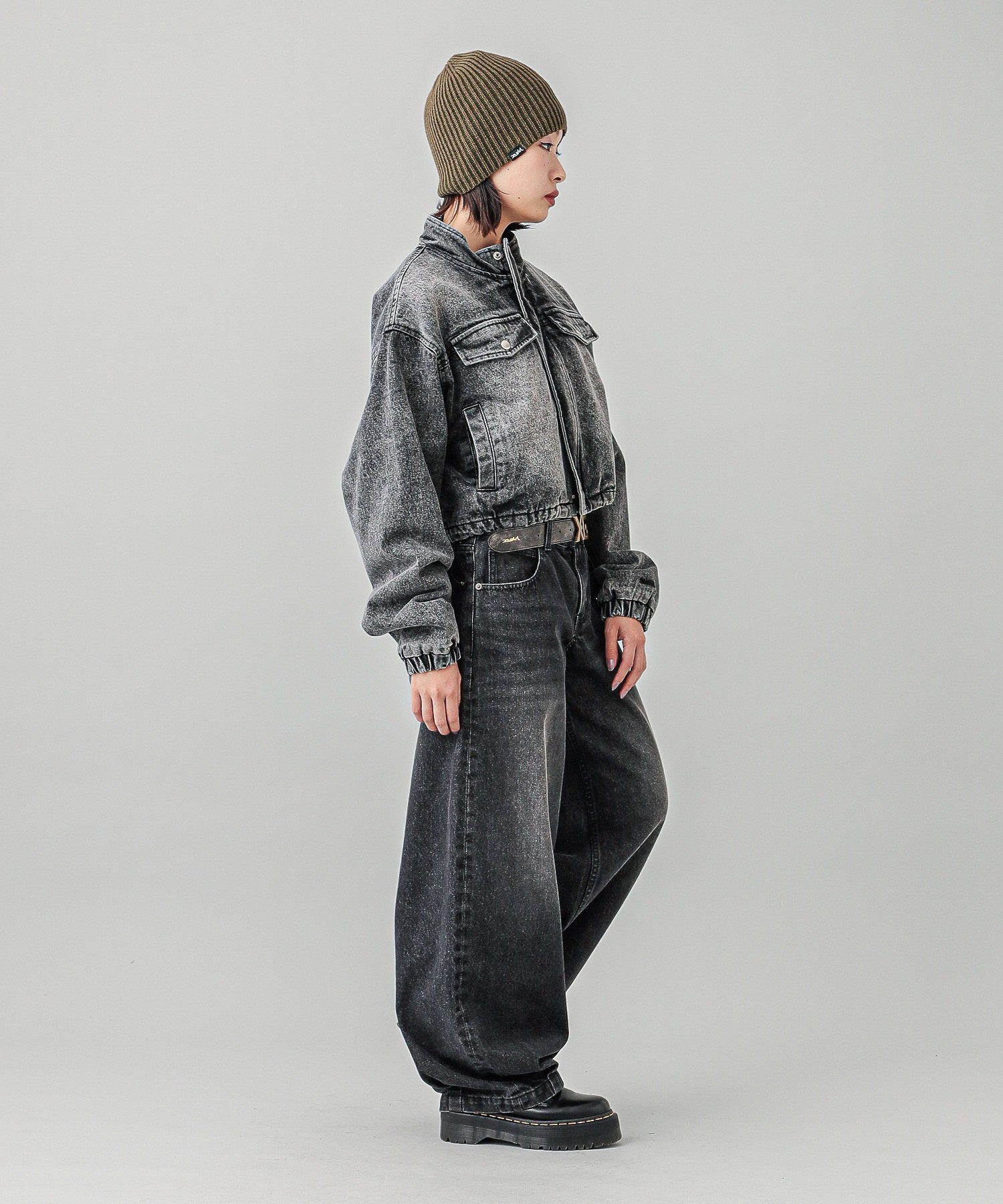 LOW RISE HEM TUCK DENIM PANTS