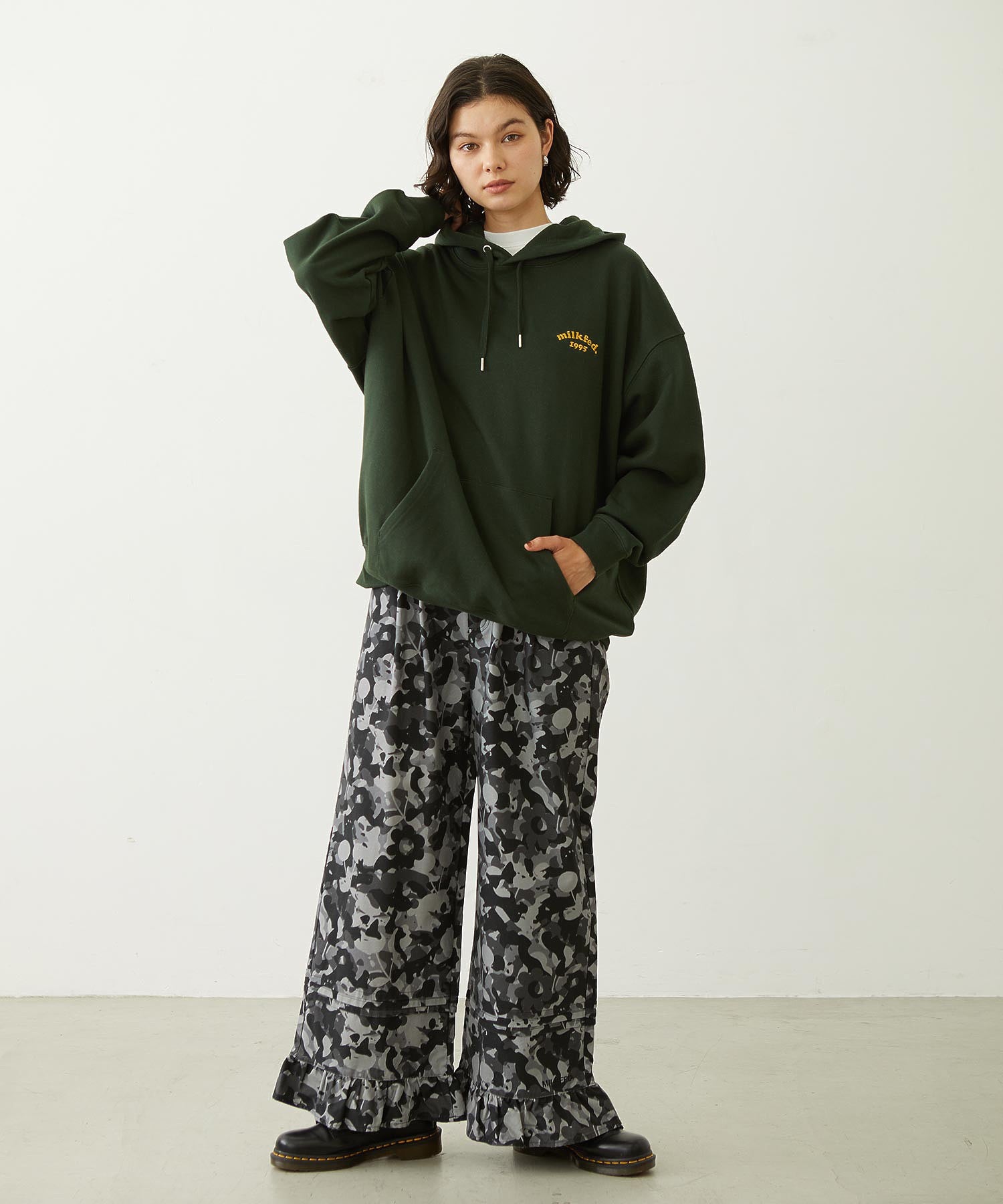 FRILL HEM CAMO PANTS