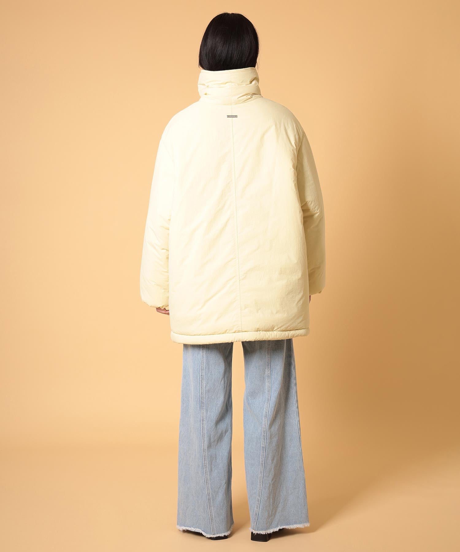 スタンドカラーパディングハーフコート