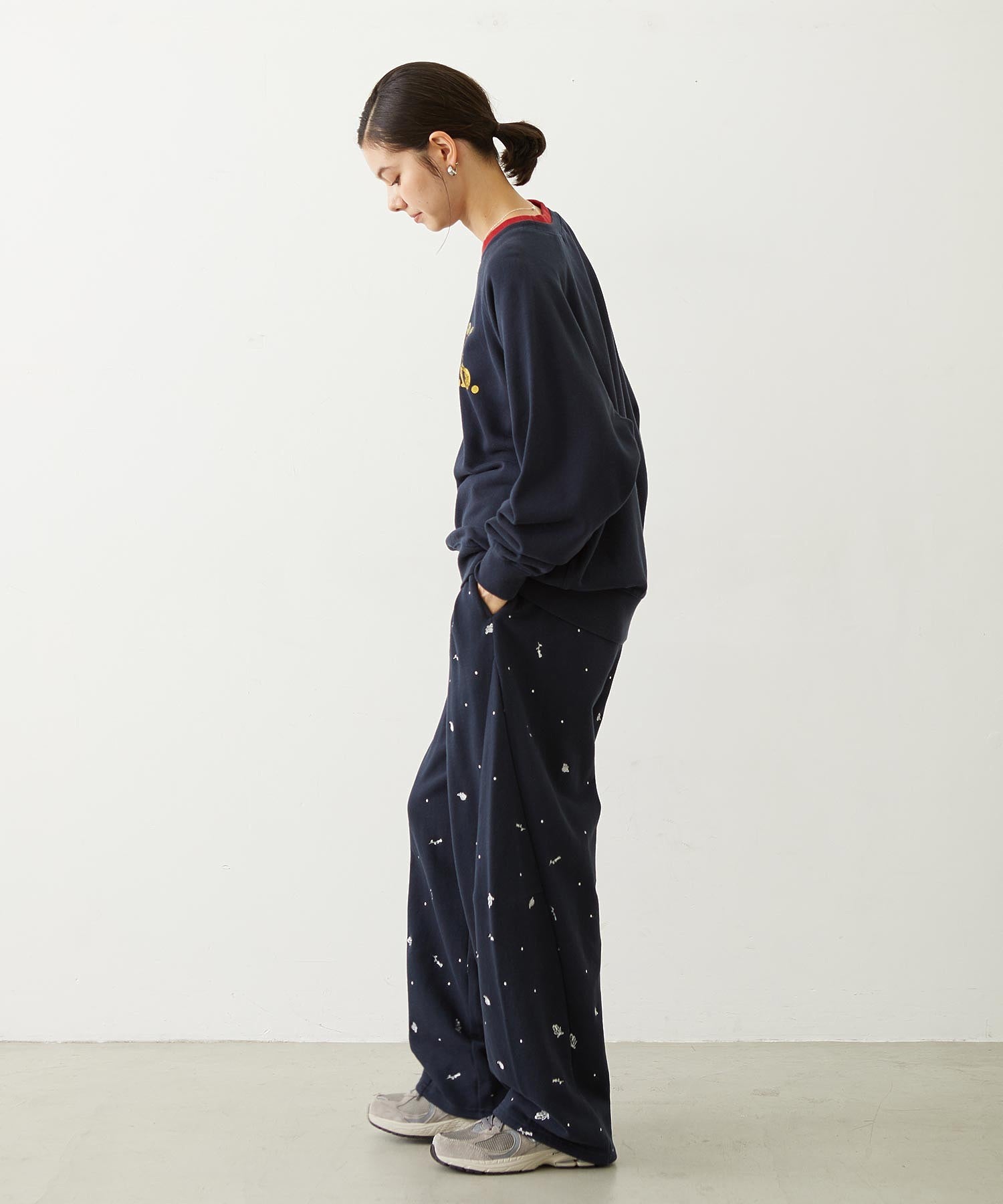 EMBROIDERED ROSE SWEAT WIDE PANTS