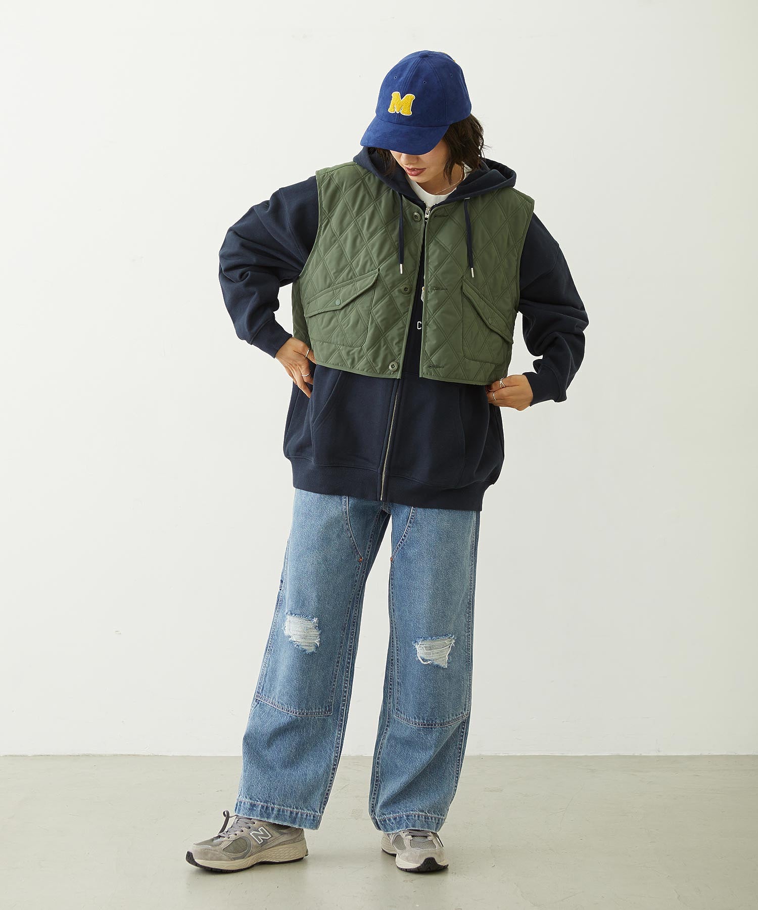 DOUBLE KNEE DISTRESSED DENIM PANTS