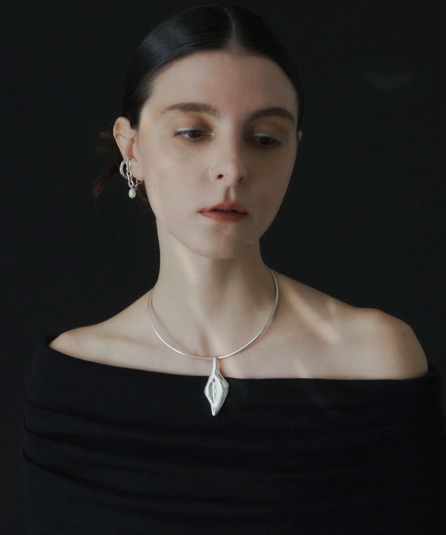loni/LEAF PLATE CHOKER
