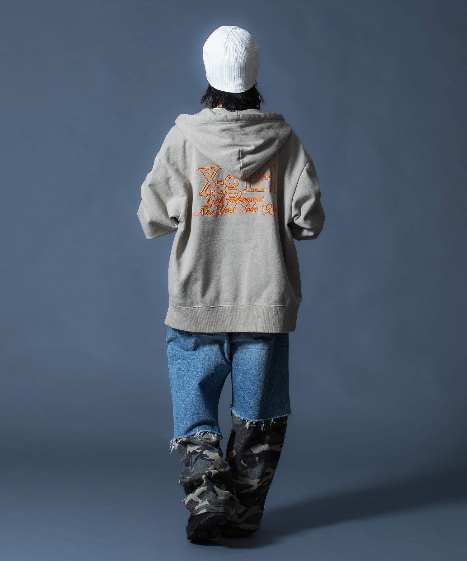 EMBROIDERED LOGO ZIP UP SWEAT HOODIE