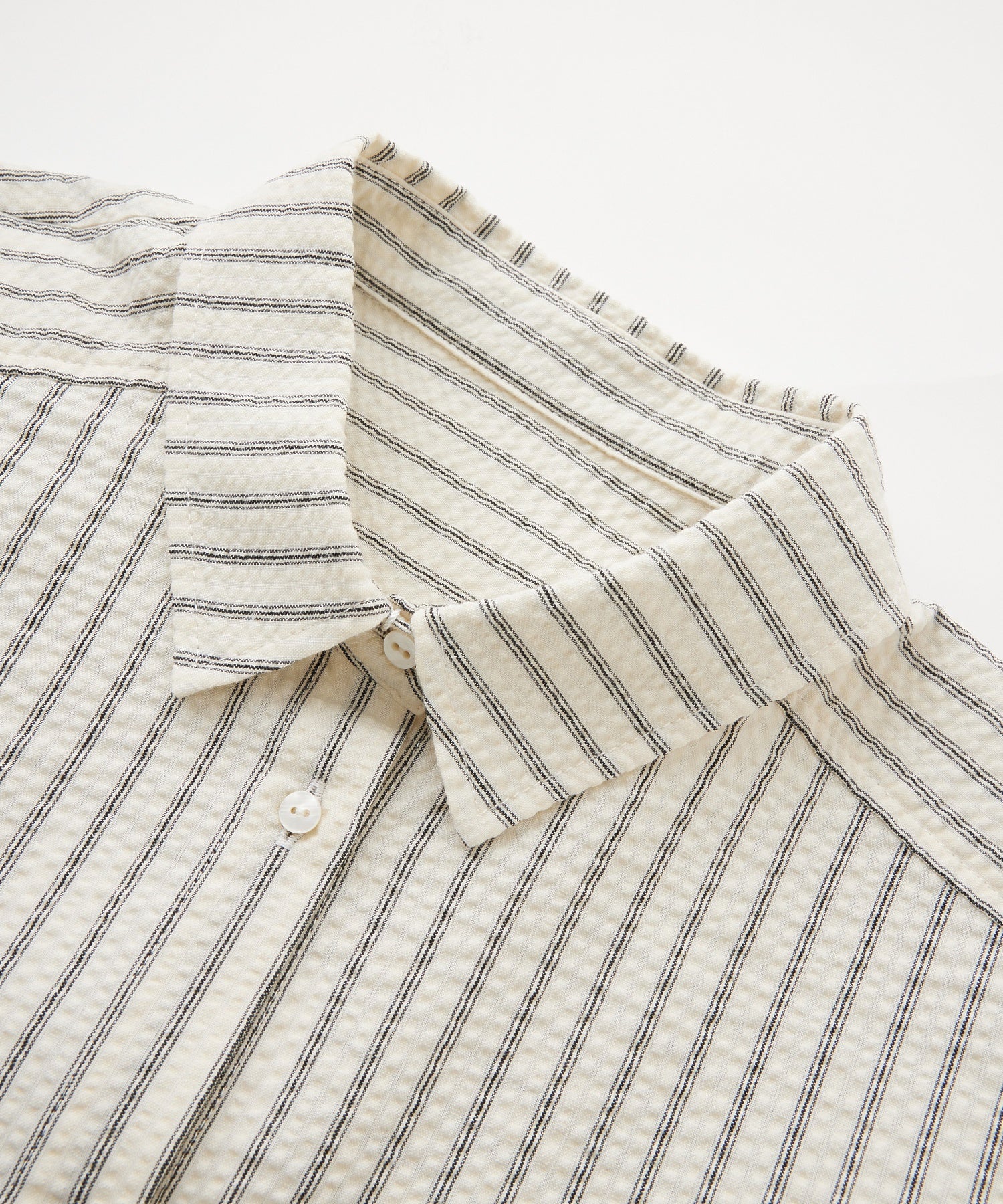 STRIPED PUFF SLEEVE SHIRTS