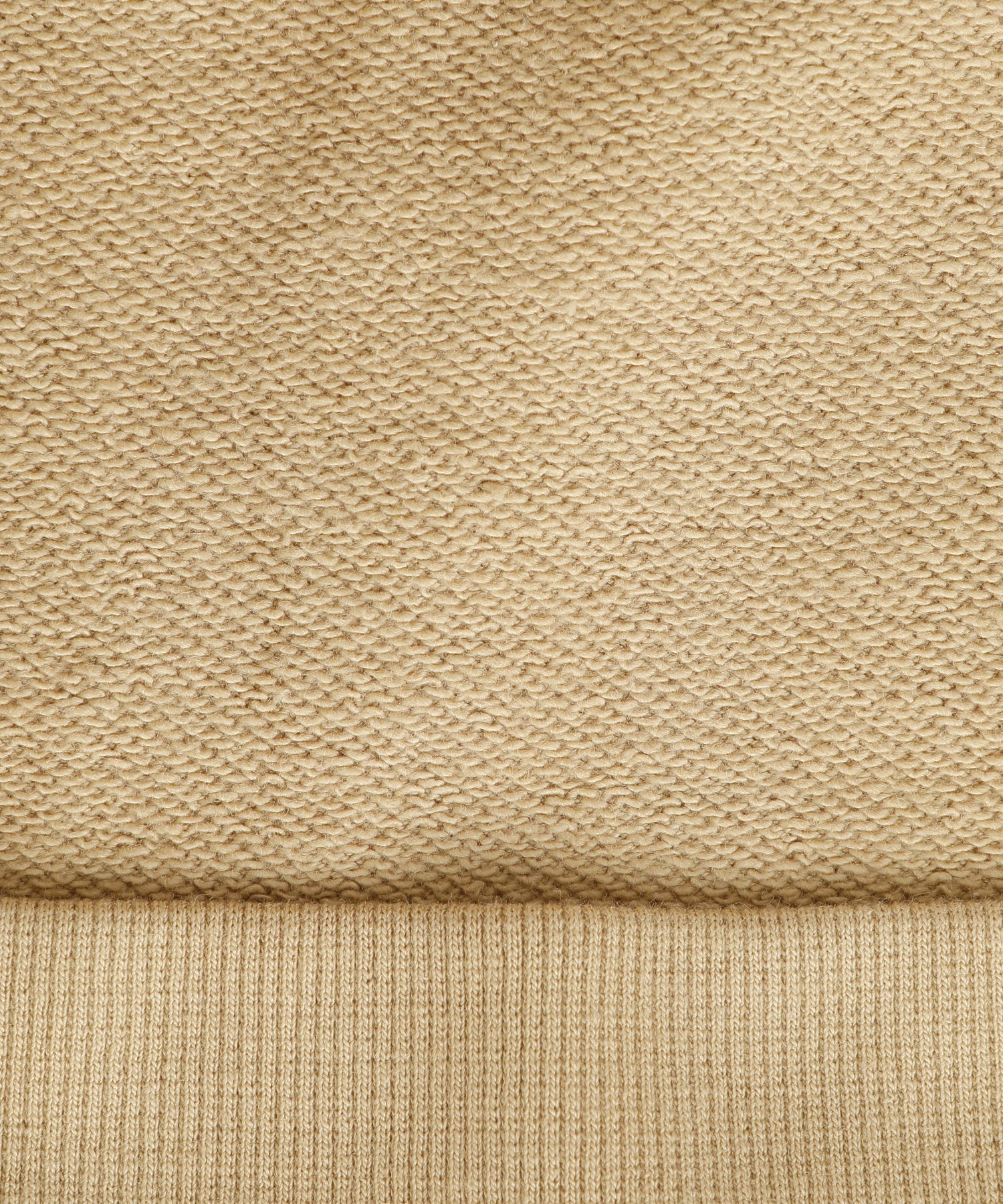 HEART RIBBON EMBLEM SHORT CREW SWEAT