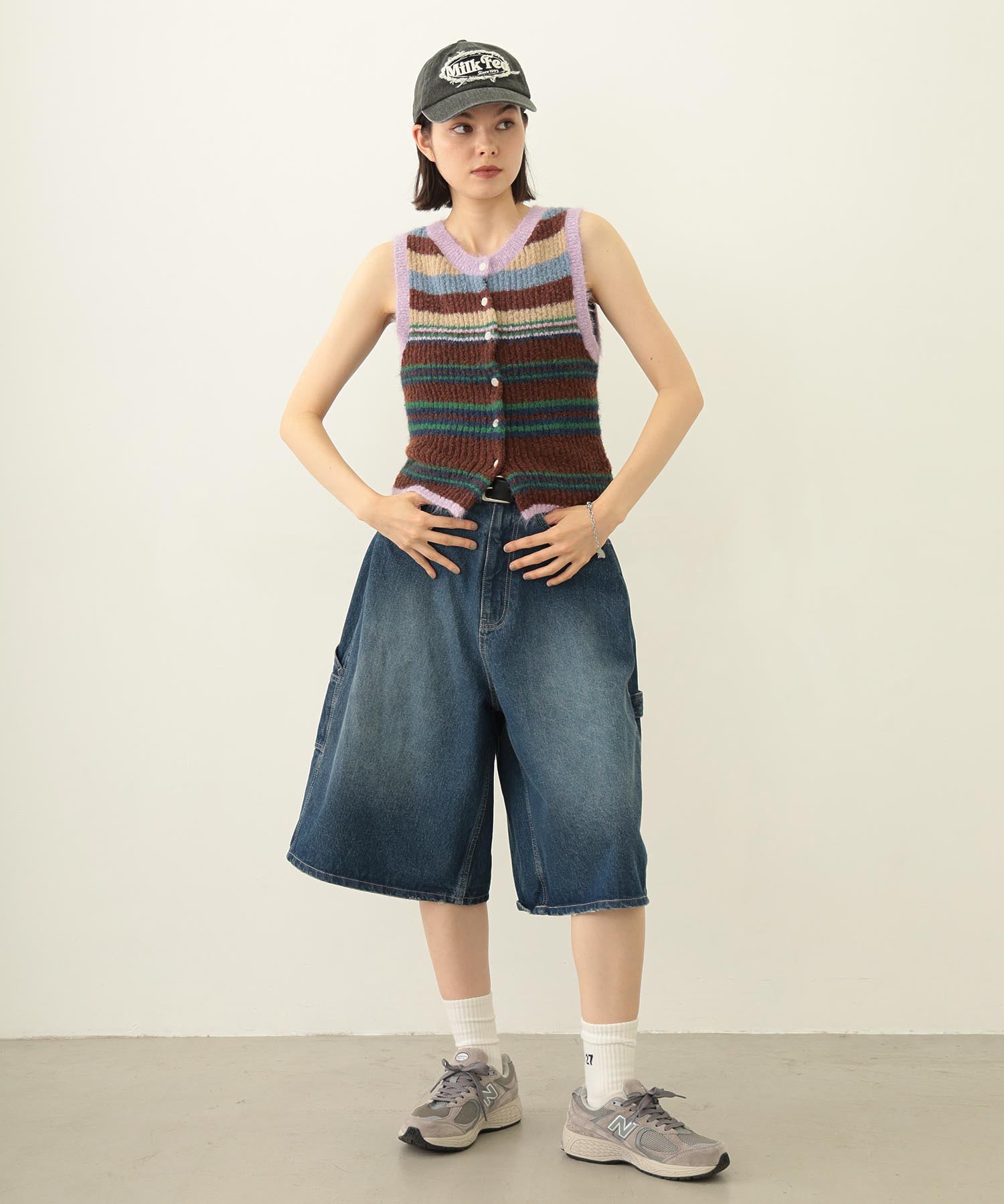 TWO-TYPE STRIPED KNIT VEST