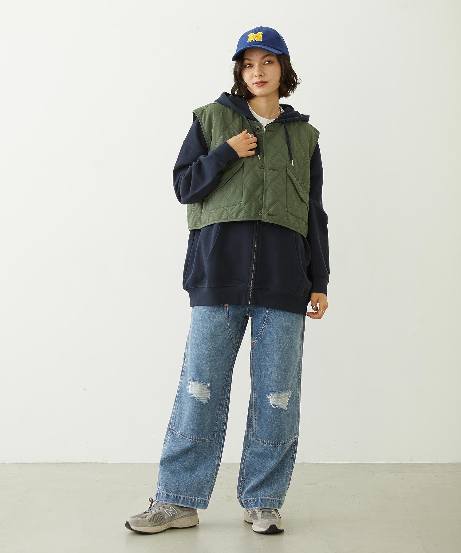 DOUBLE KNEE DISTRESSED DENIM PANTS