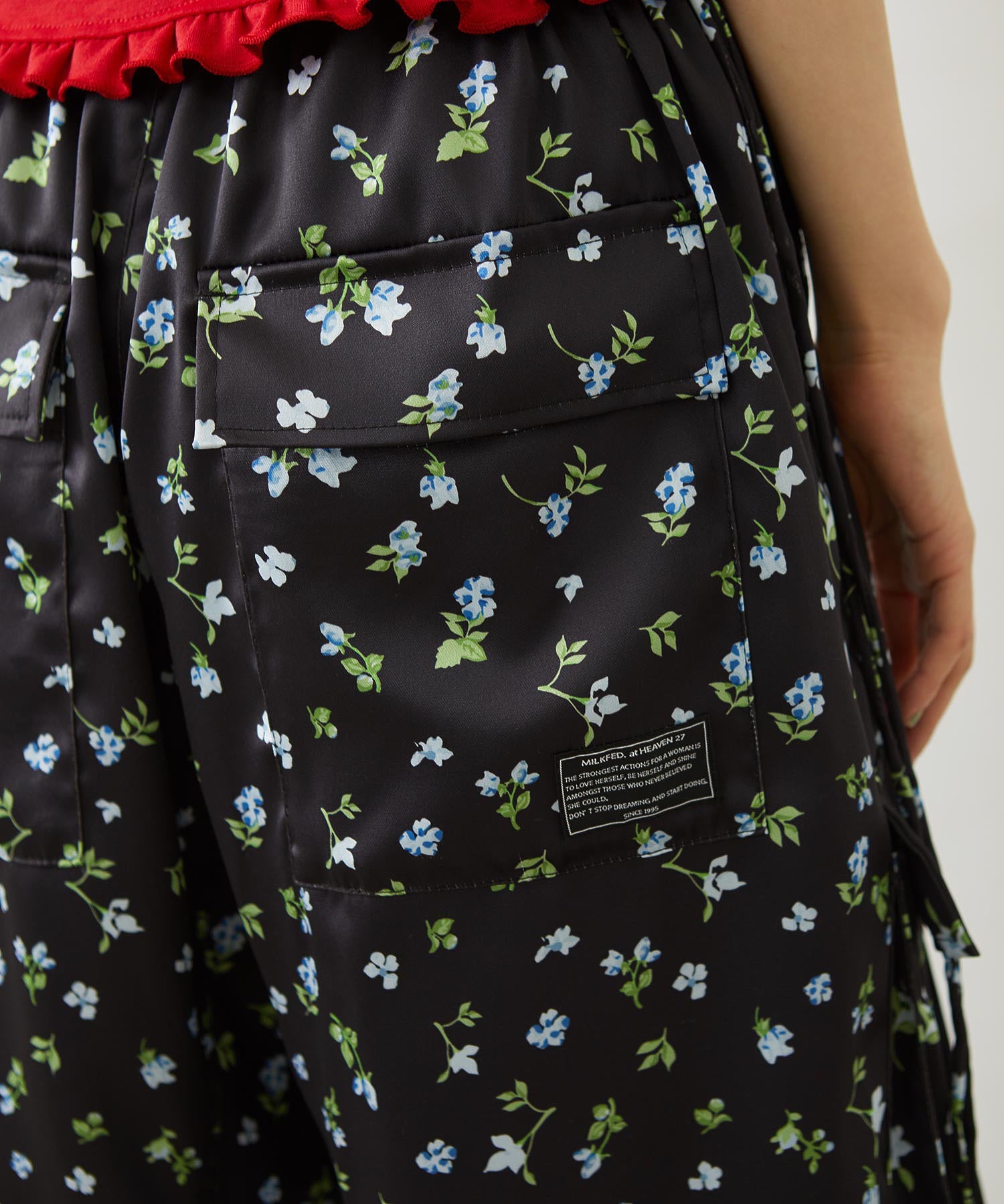 FLORAL PATTERN SATIN CARGO PANTS