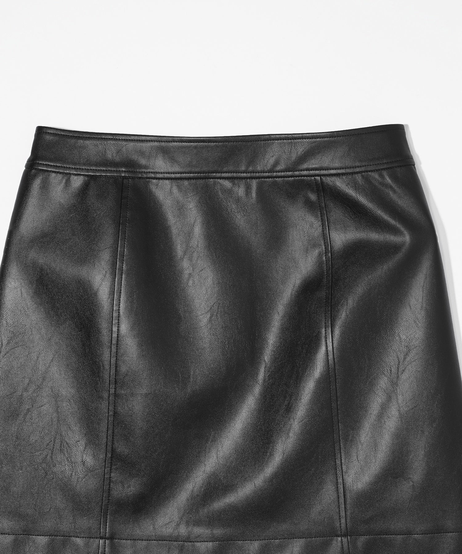 FAUX LEATHER HEART POCKET SKIRT