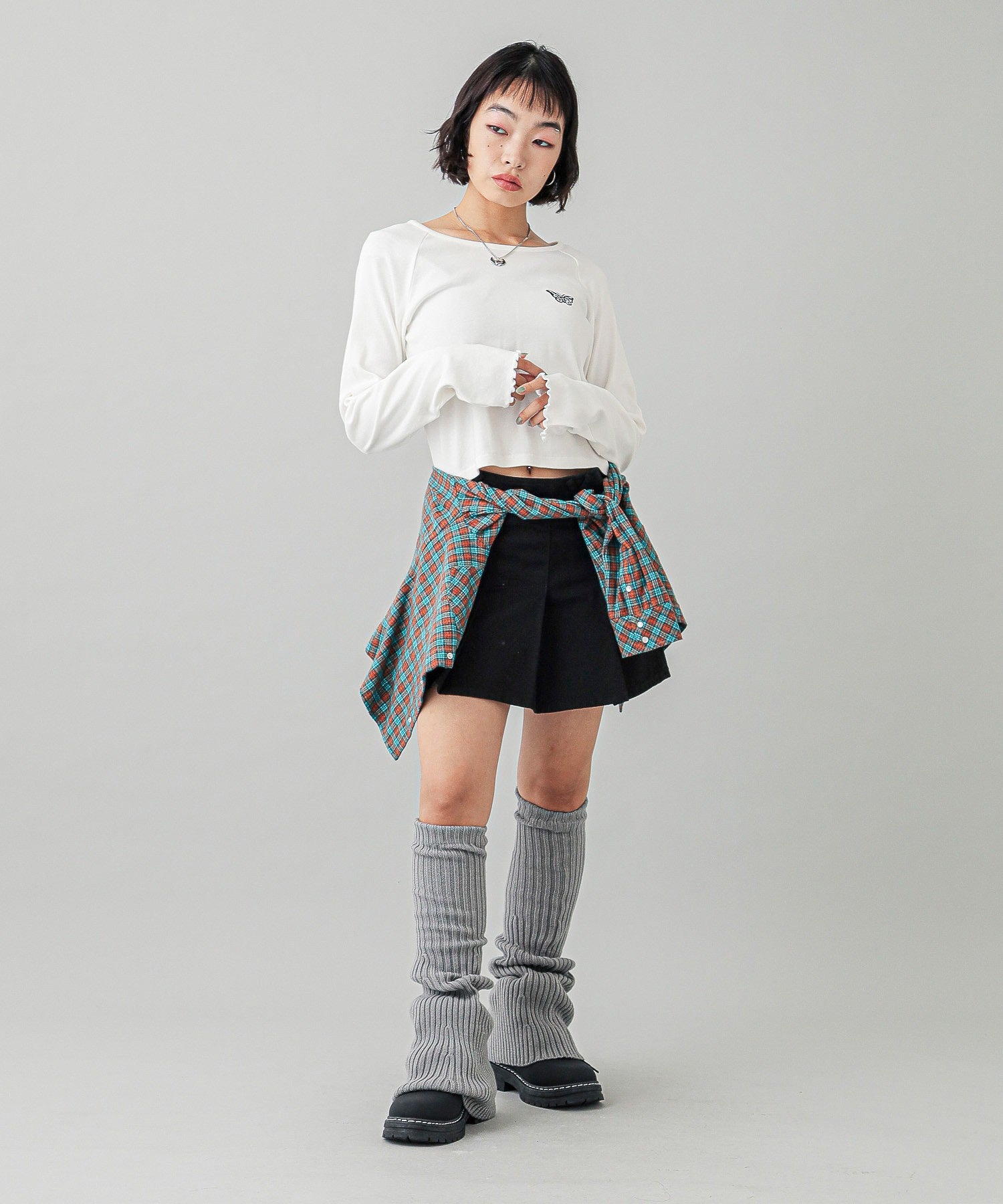 LOW RISE HIP LOGO MINI SKIRT