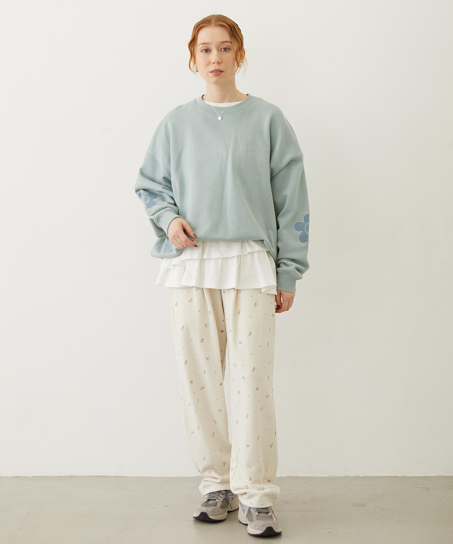 EMBROIDERY TUCK SWEAT PANTS