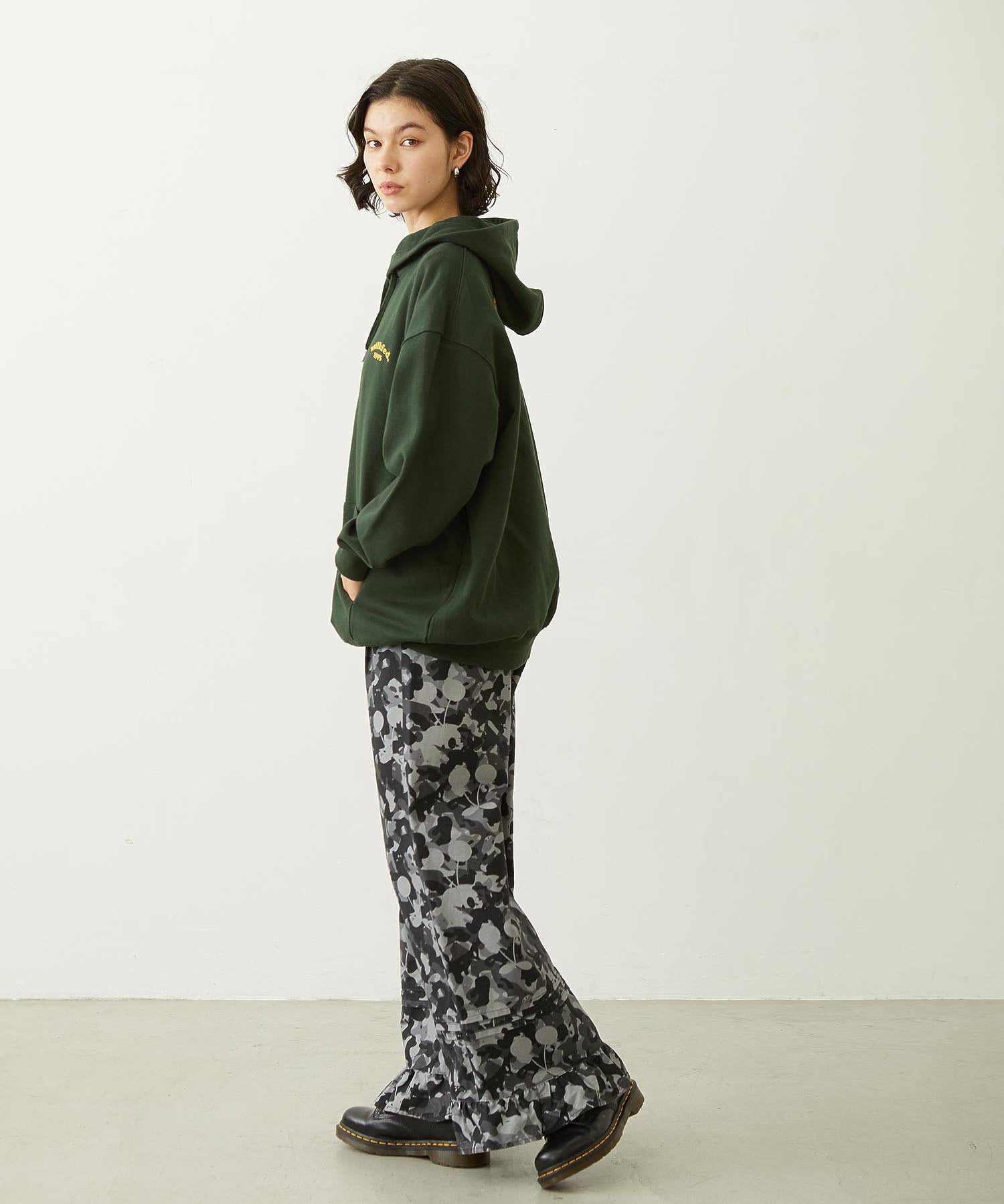 FRILL HEM CAMO PANTS