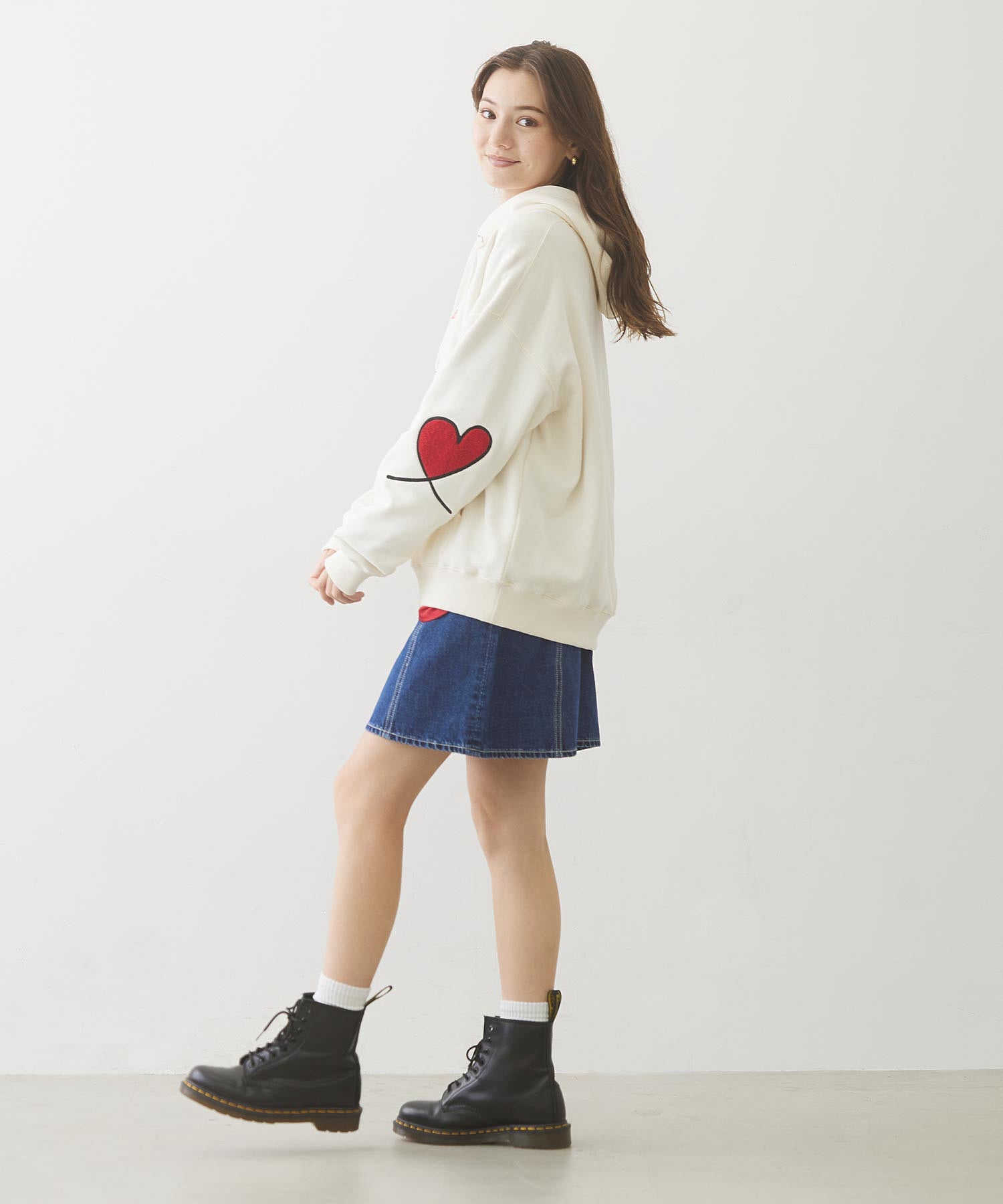 LOVE HEART ELBOW SWEAT HOODIE