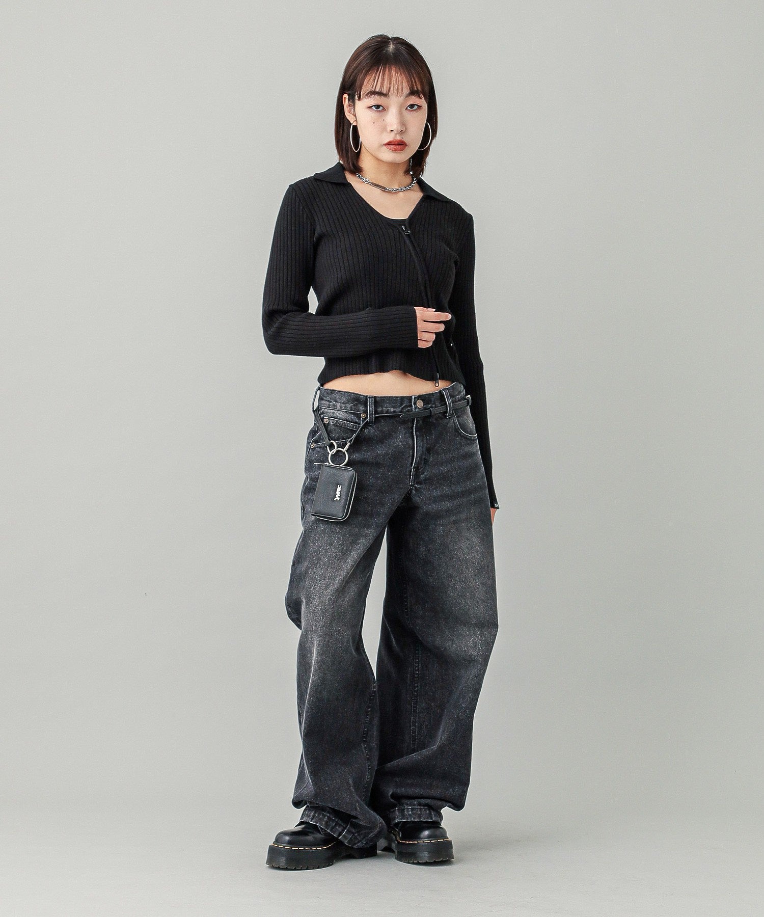 LOW RISE HEM TUCK DENIM PANTS