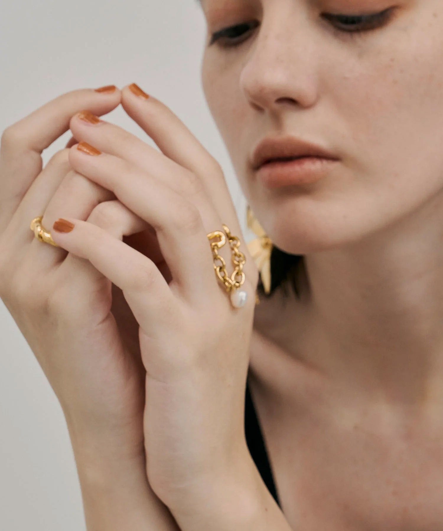 loni/IVY PEARL CHAIN RING