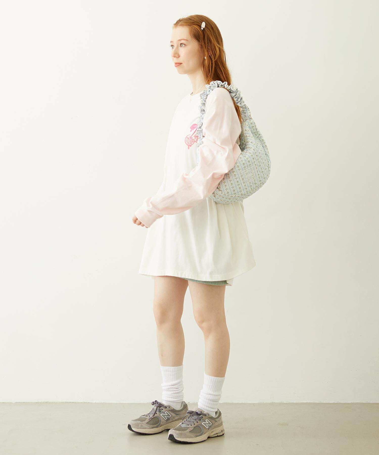 STRIPED FLOWER QUILTED SHOULDER BAG