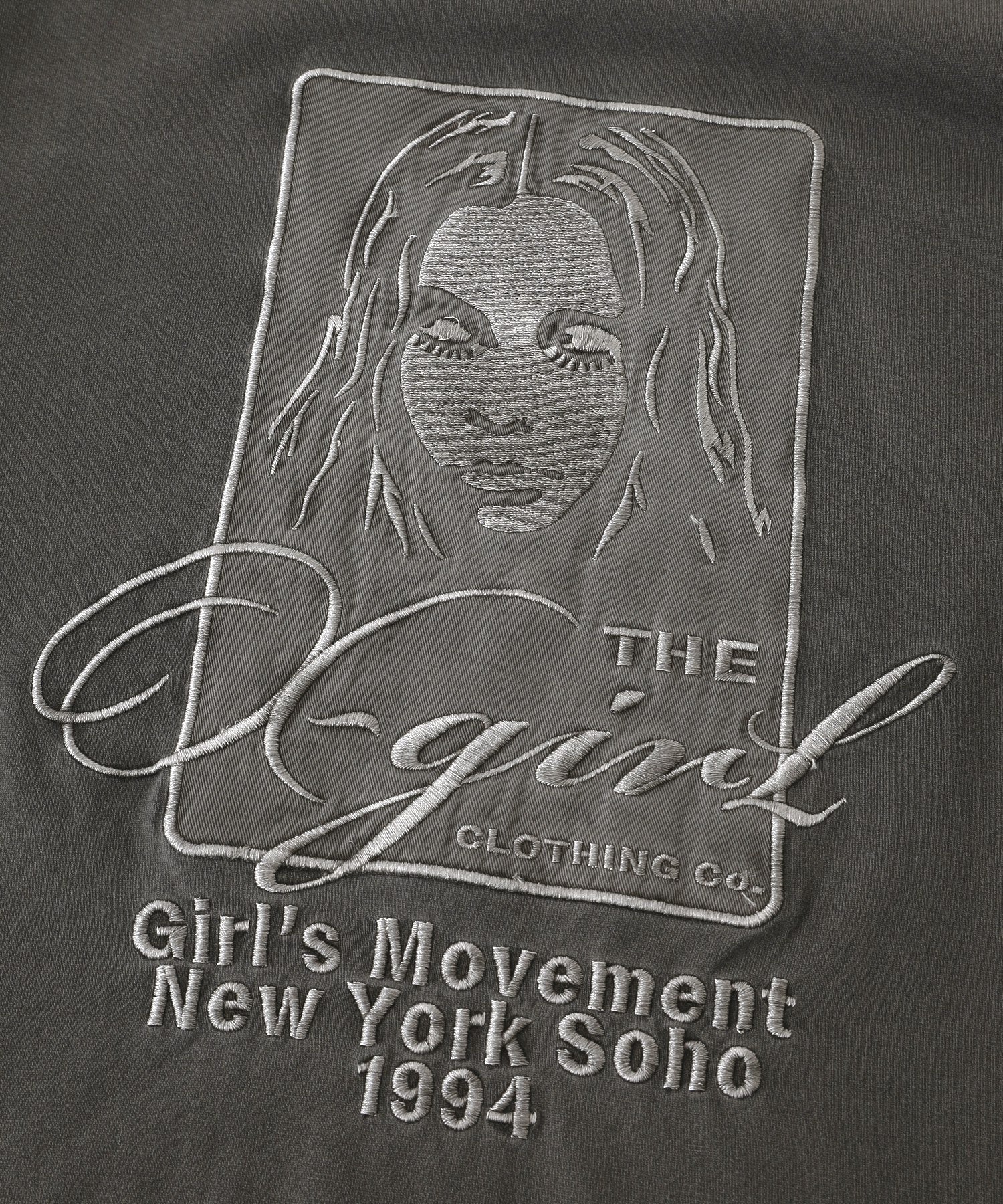 PIGMENT DYED FACE AND LOGO SQUARE PATCH L/S TEE