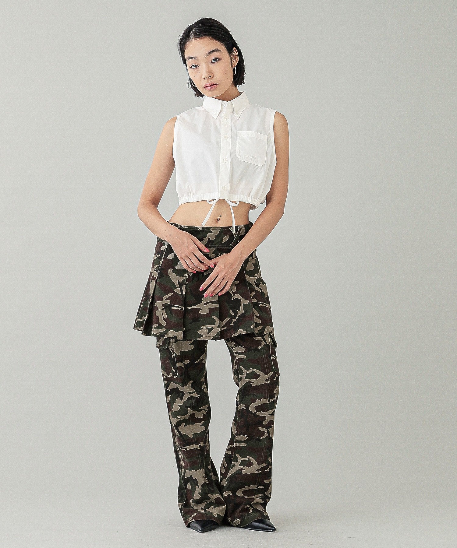 LOW RISE HIP LOGO PANTS