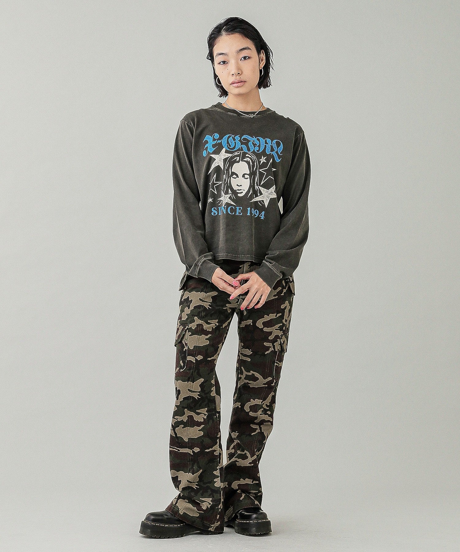 LOW RISE HIP LOGO PANTS