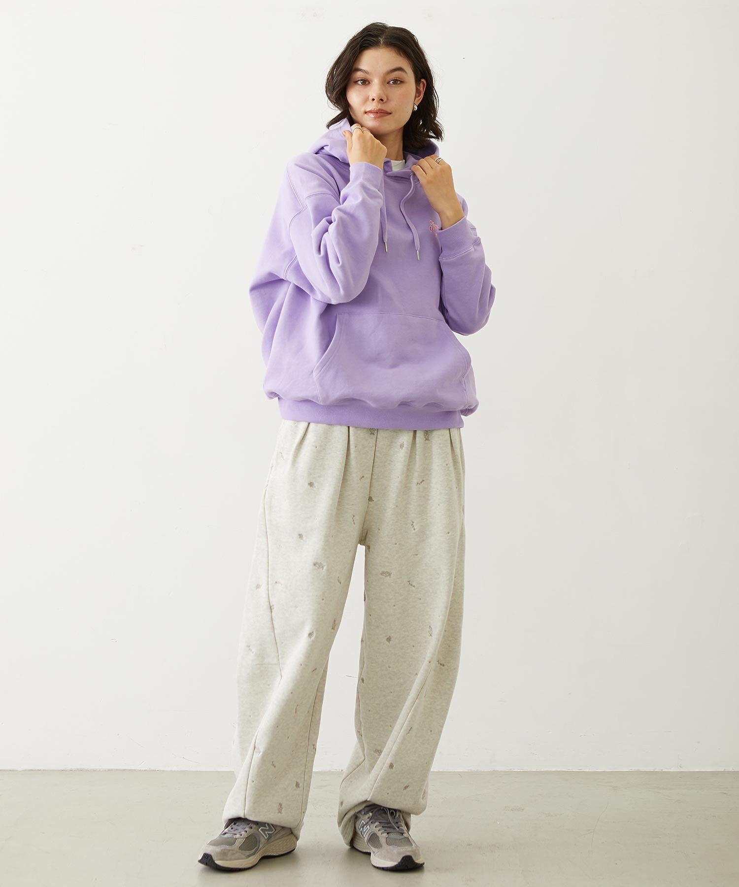 EMBROIDERED ROSE SWEAT WIDE PANTS