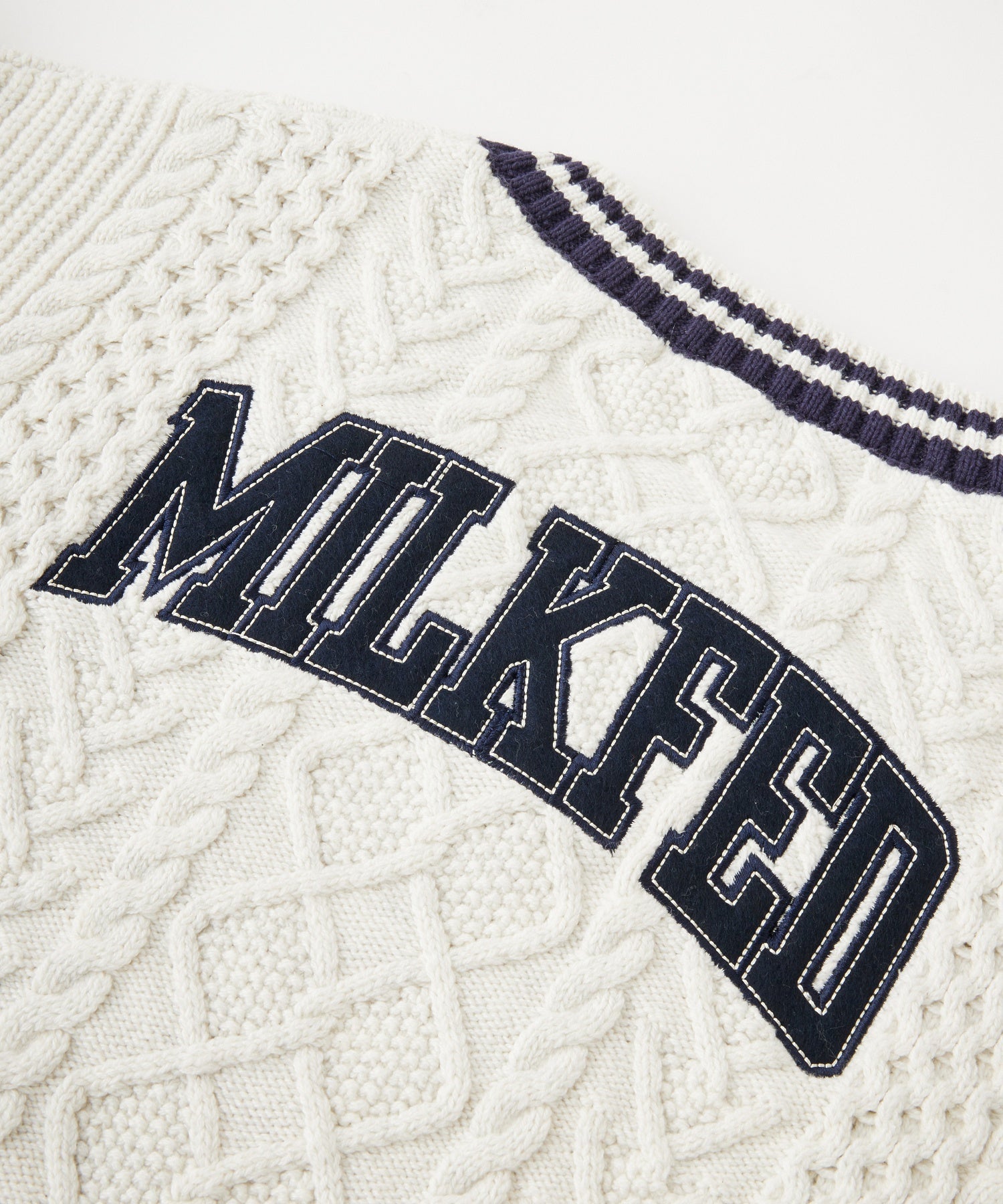 MILKFED. PATCH V-NECK KNIT
