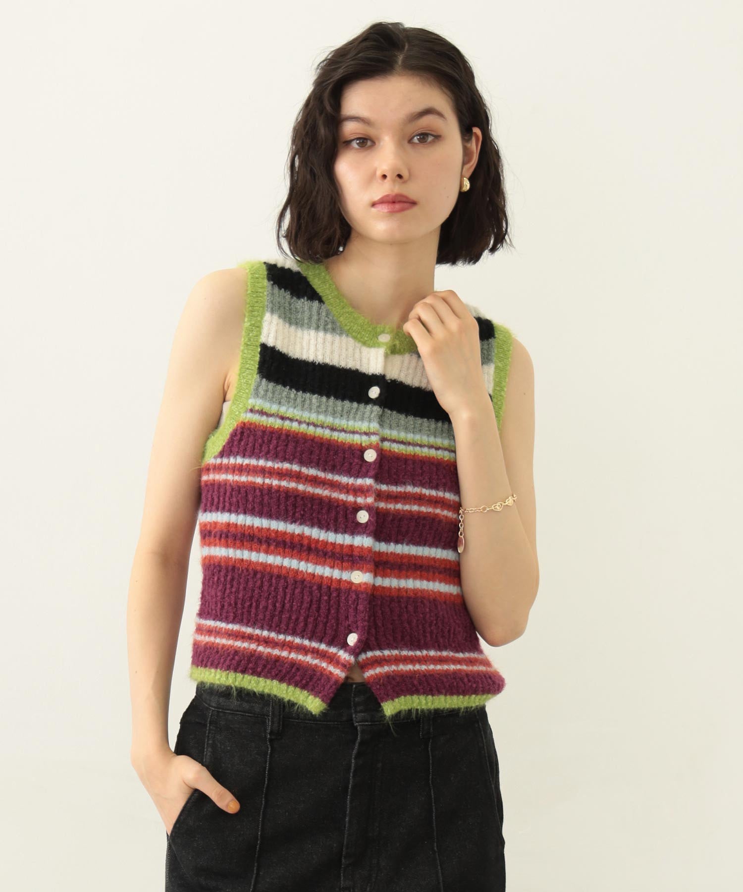 TWO-TYPE STRIPED KNIT VEST