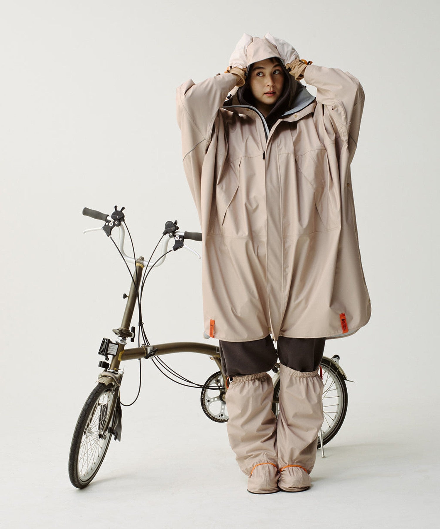 【KiU】WINDGUARD SHELL PONCHO