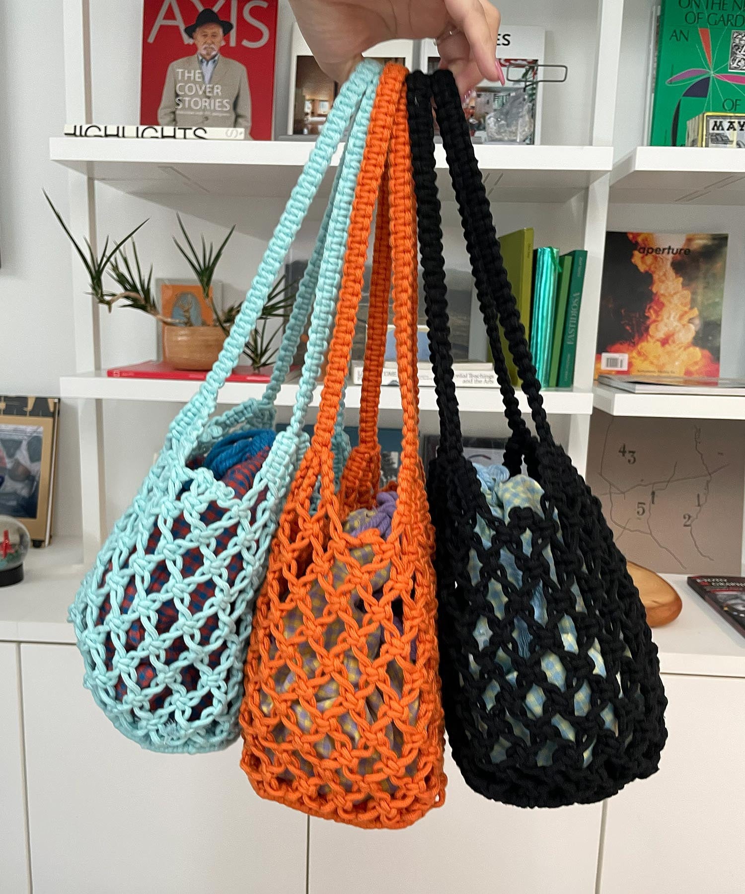 KNITTED GINGHAM BAG