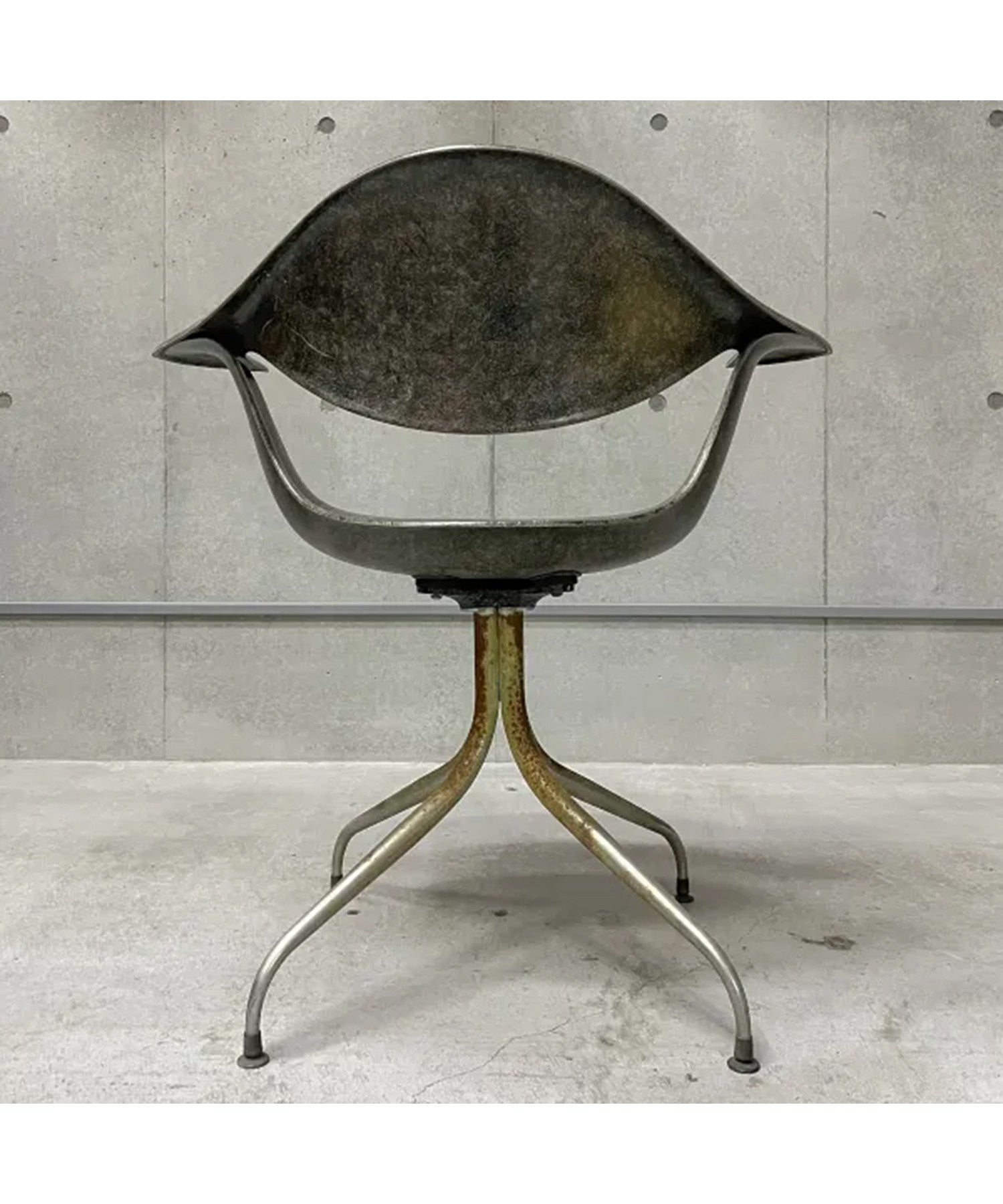 DAF Swag Leg Chair / Vintage
