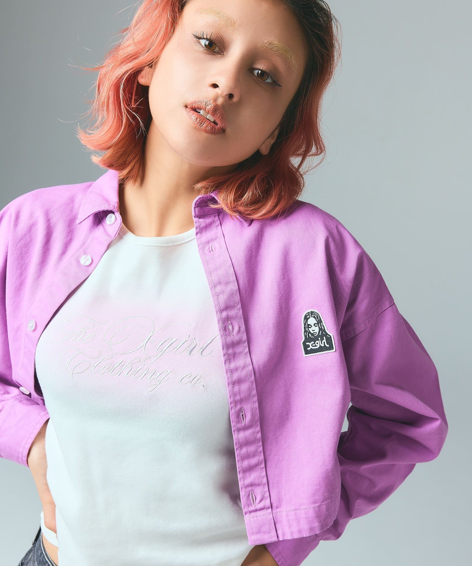 SPRAY AND CURSIVE SCRIPT LOGO S/S BABY TEE