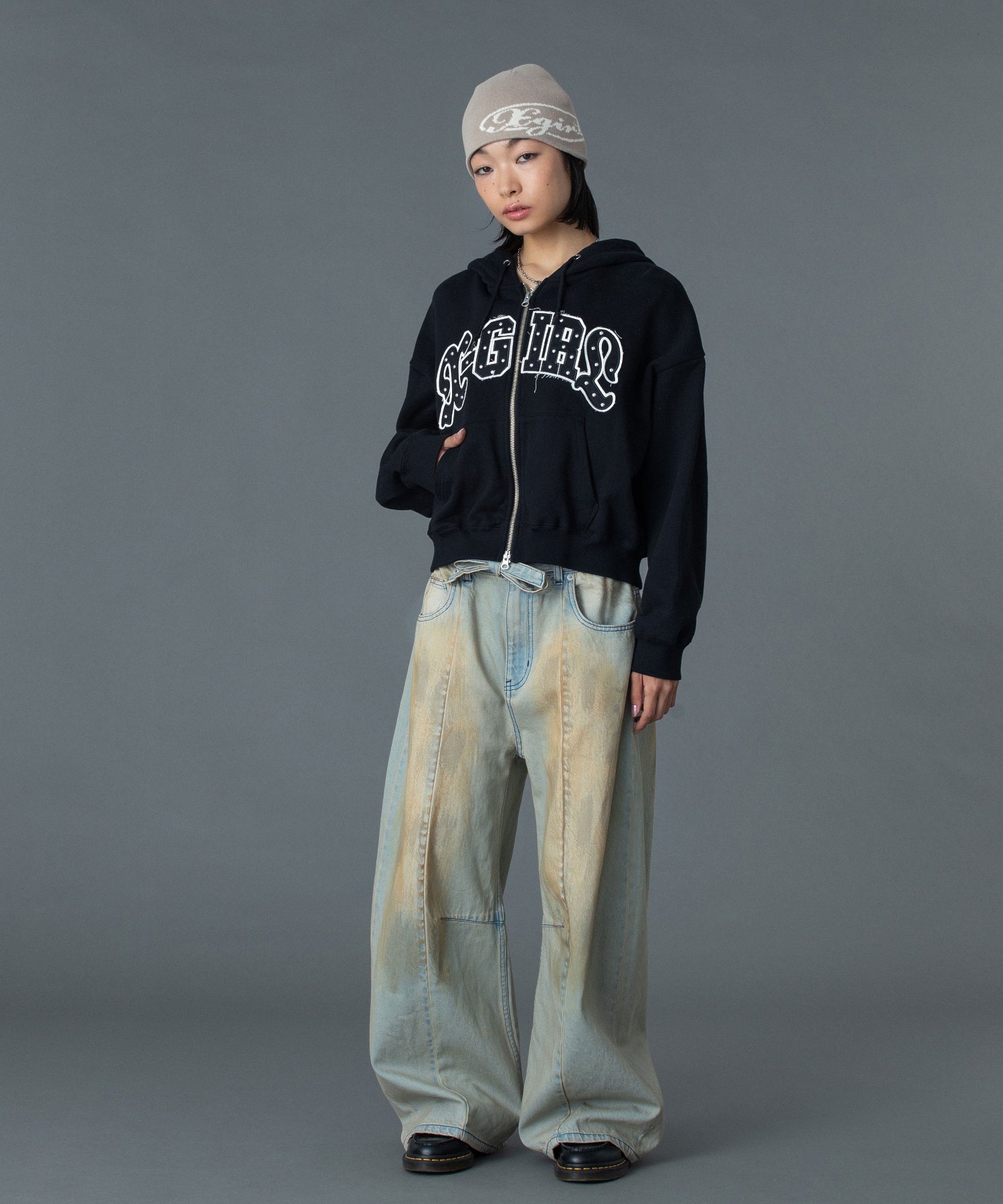 FADED FACE LABEL WIDE BAGGY DENIM PANTS