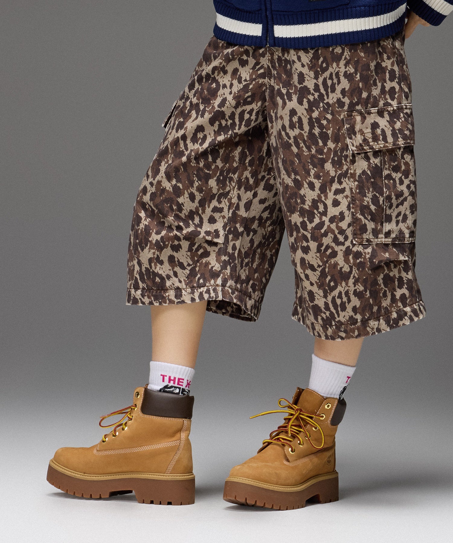 THE X-GIRL LOGO AND FACE JACQUARD RIB SOCKS
