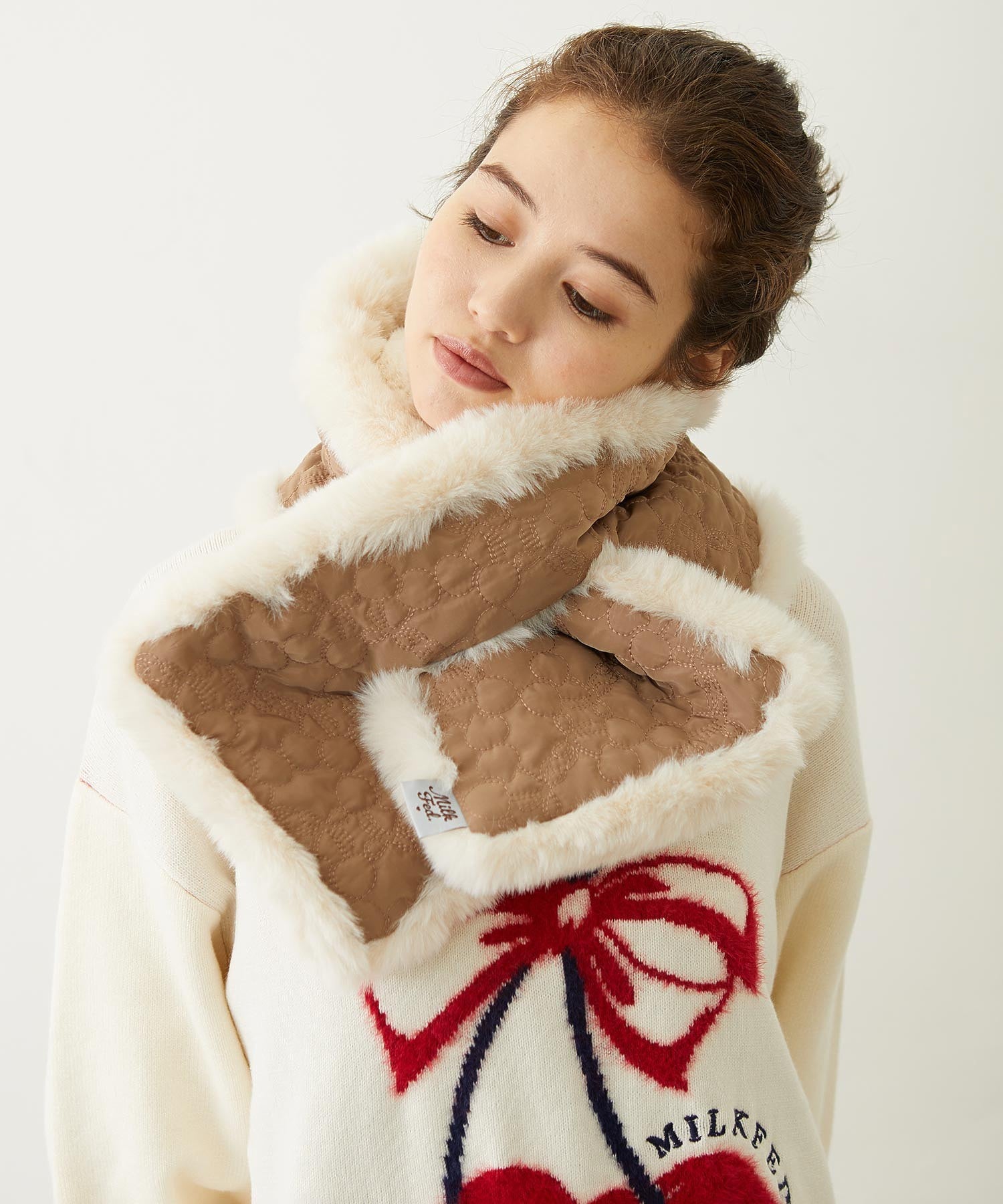 CHERRY QUILTED REVERSIBLE NYLON SCARF