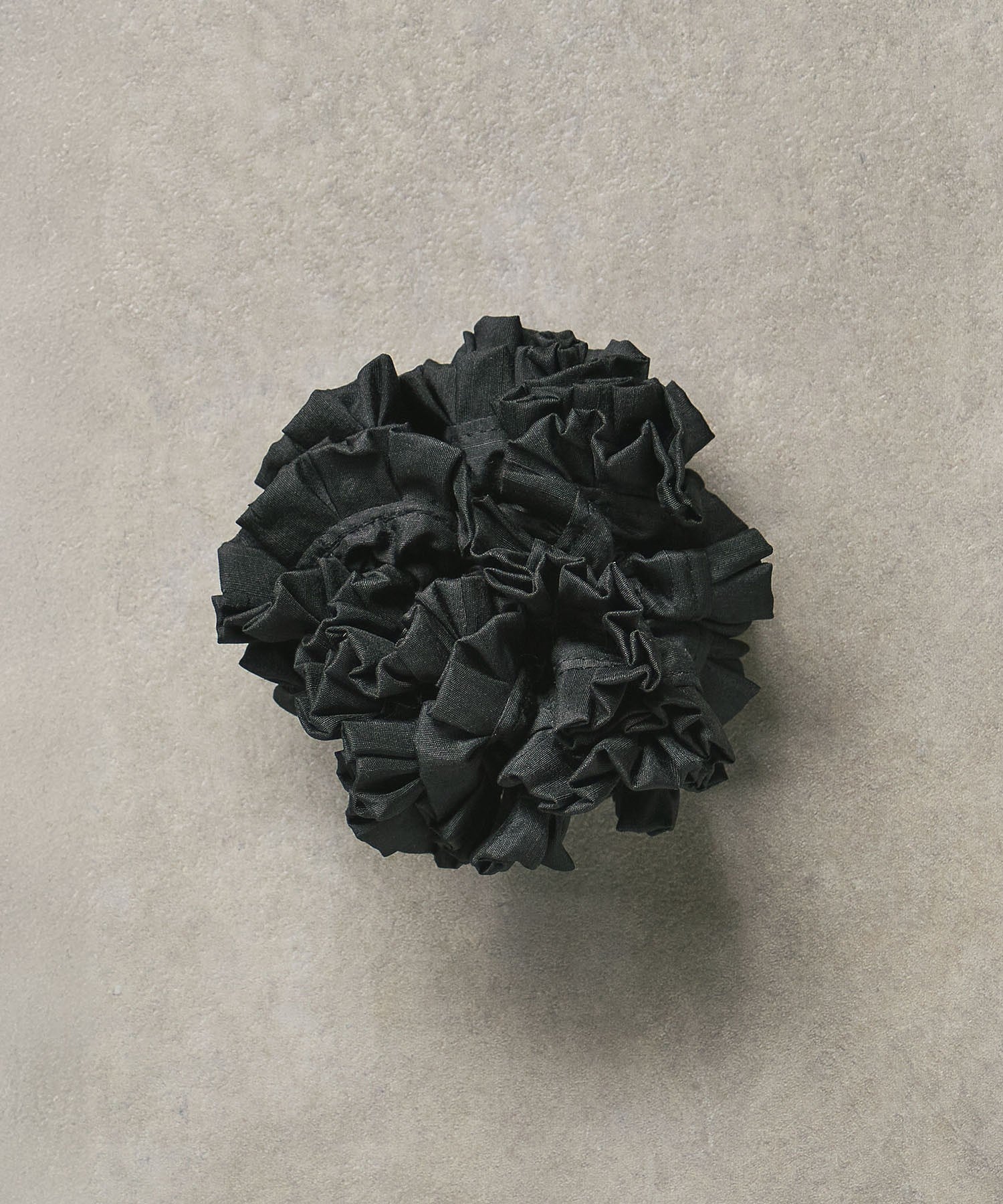 heyep/Ruffled Silk Scrunchie