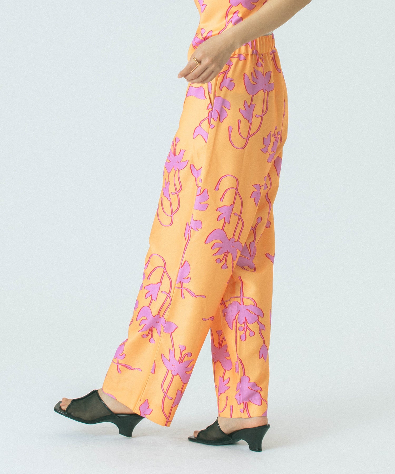FLOWER PRINT PANTS