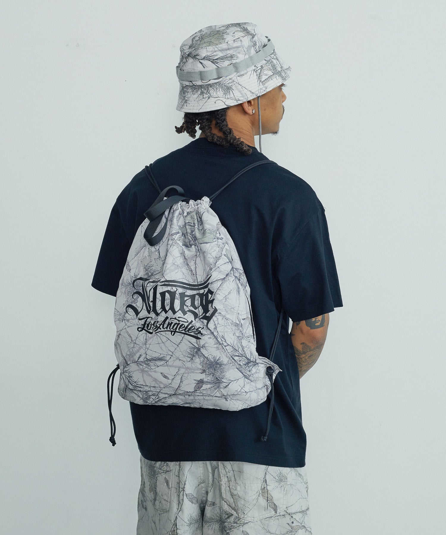 MODEL身長：170cm / 着用サイズ：ONE SIZE
