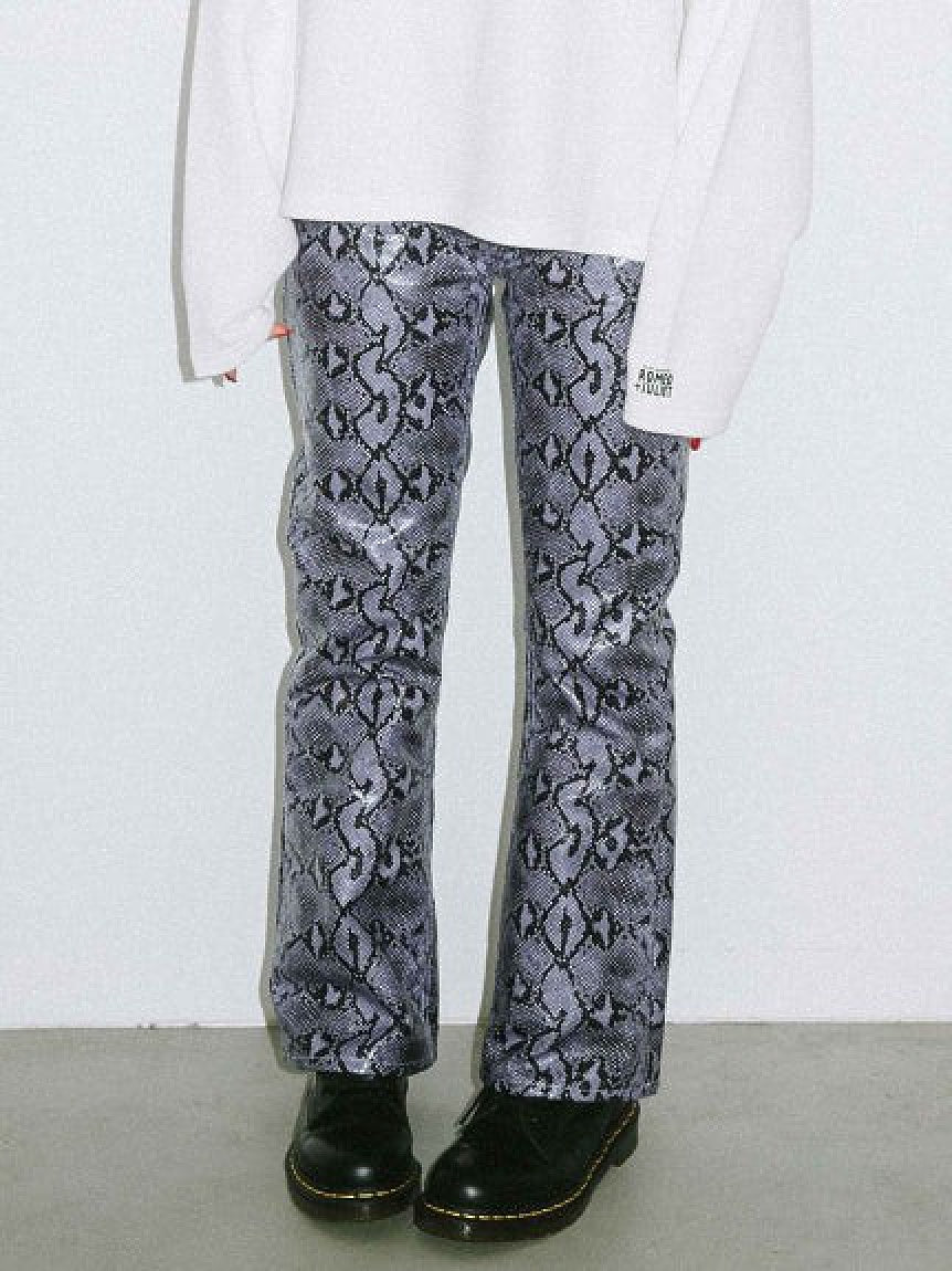 SNAKE PATTERN FLARE PANTS X-girl