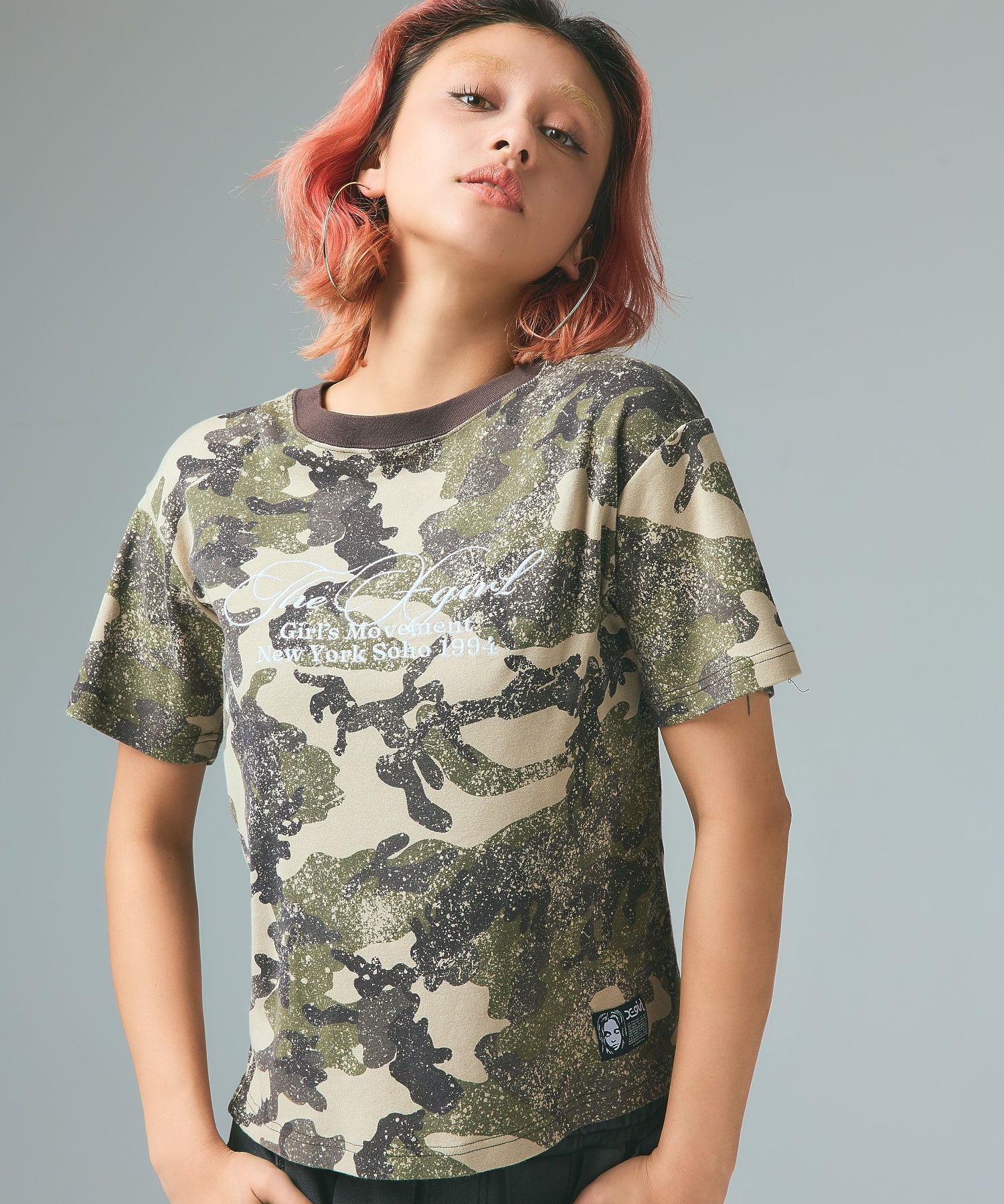 FADED CURSIVE SCRIPT LOGO CAMO S/S TEE