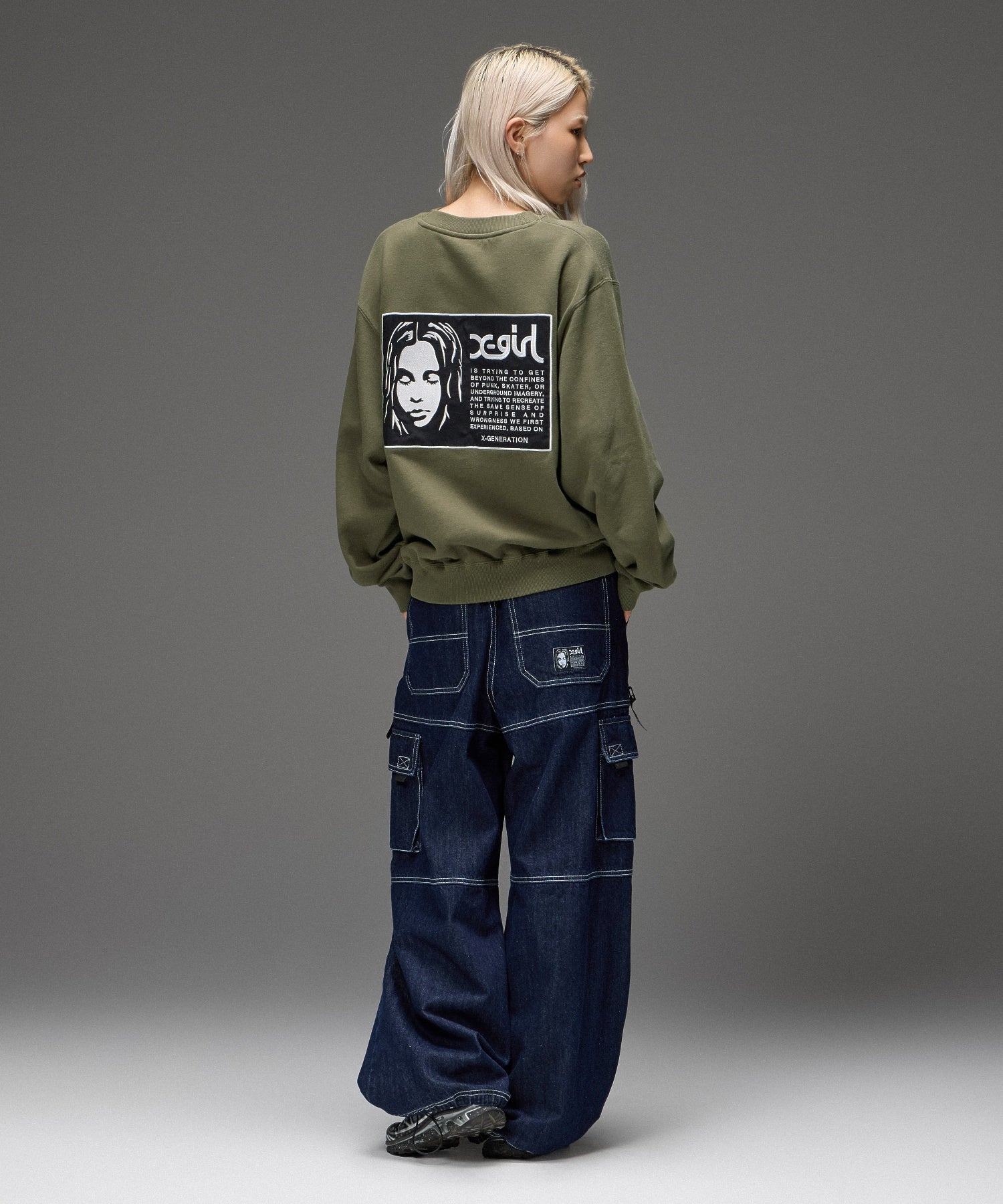 FACE LABEL PATCH SWEATSHIRT