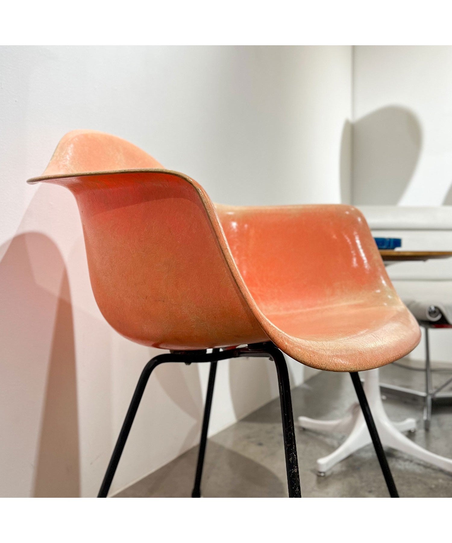 Eames DAX / Salmon Pink / 1st