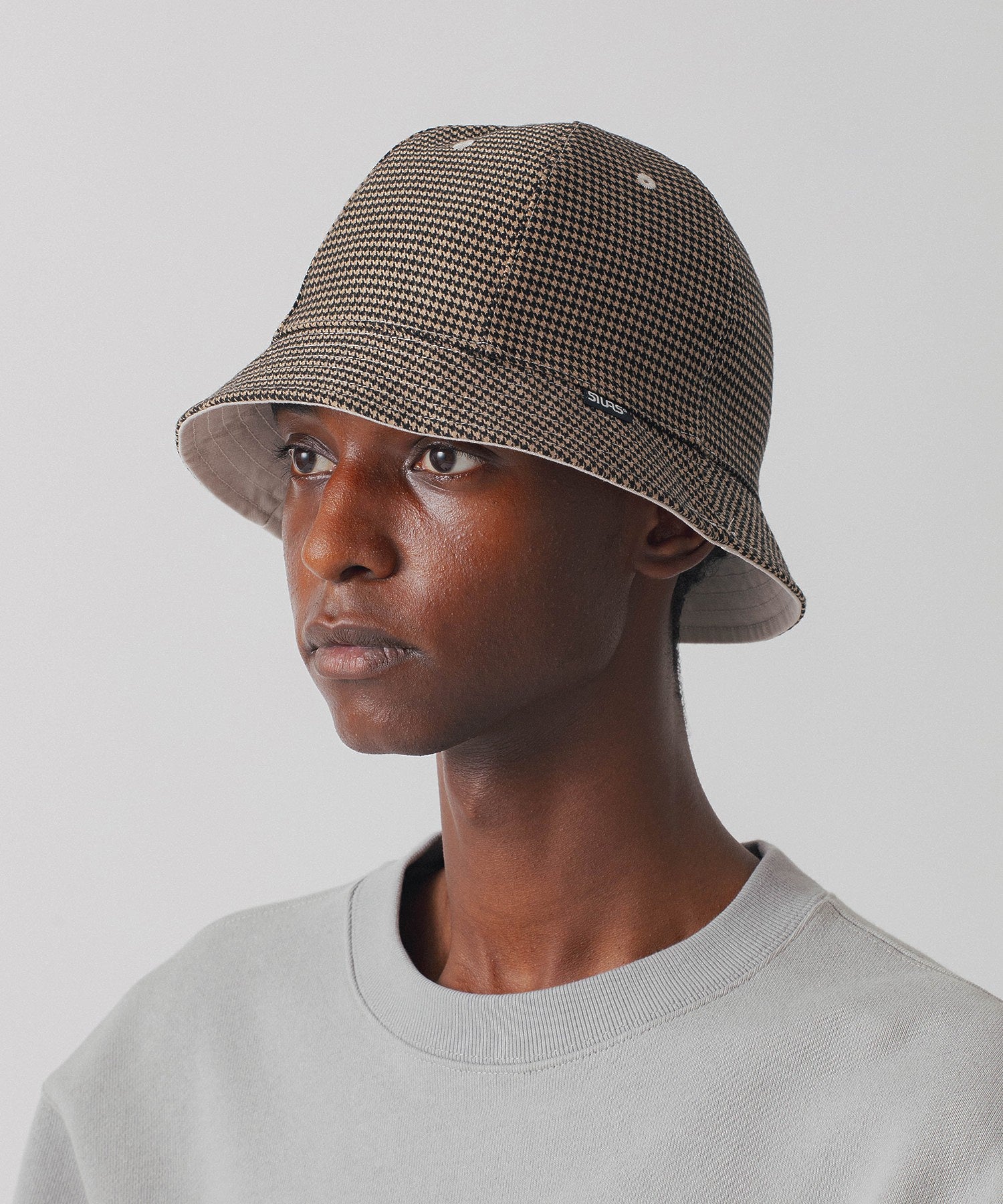 REVERSIBLE BELL HAT