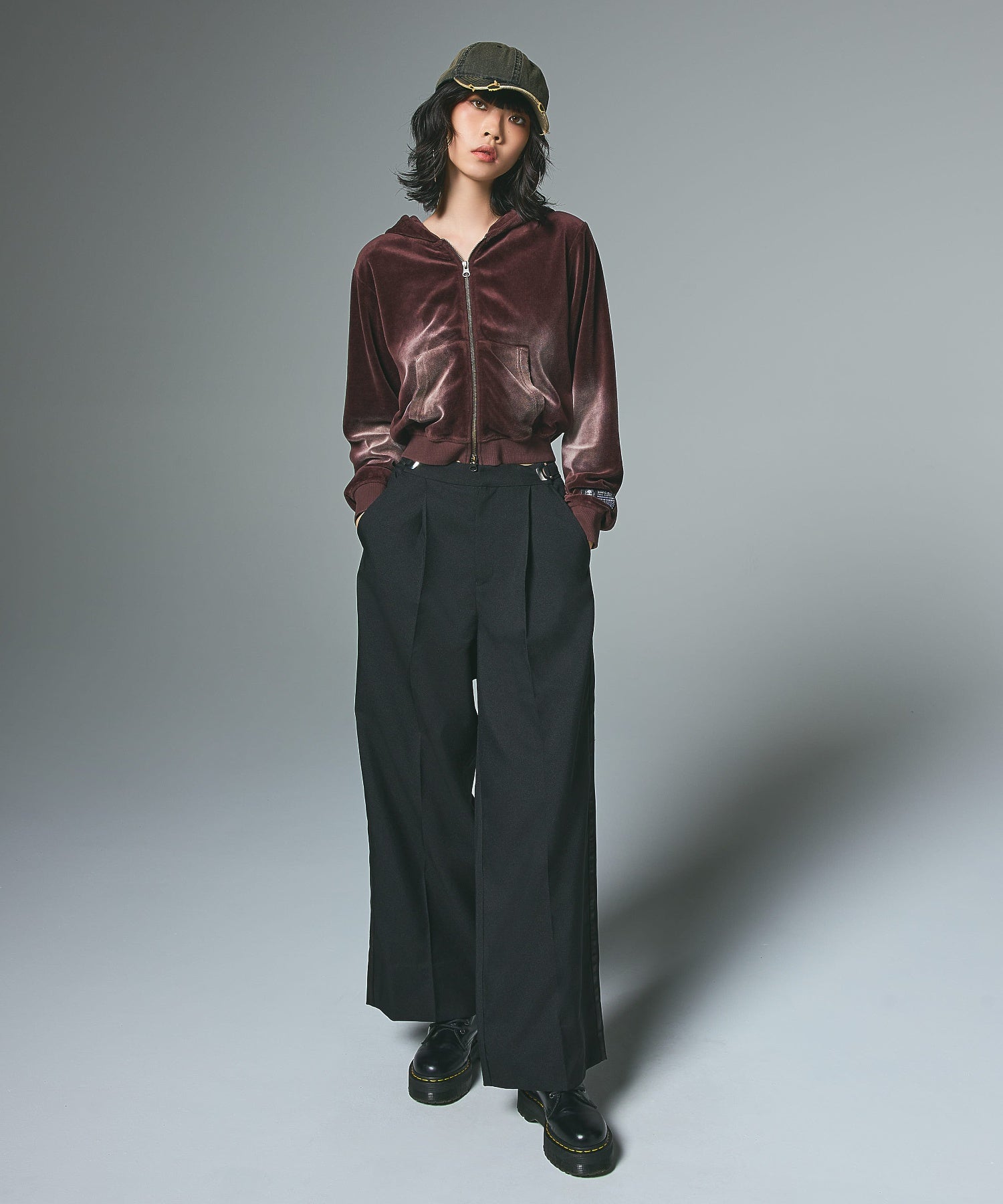 WAIST ADJUSTABLE WIDE TUCK PANTS