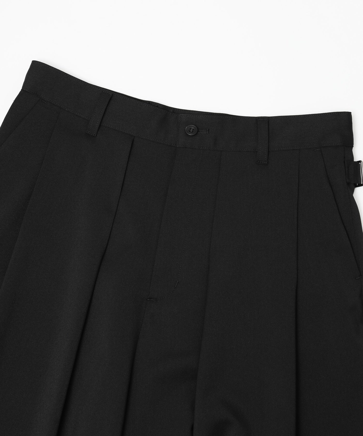 WHITE MOUNTAINEERING/ホワイトマウンテニアリング/8 TUCK WIDE SHORT PANTS WM2671403
