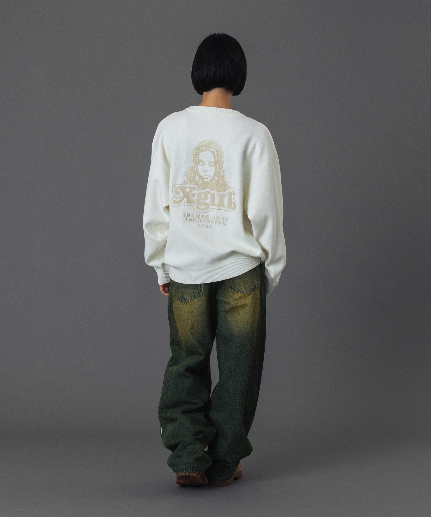 FACE EMBROIDERY KNIT TOP