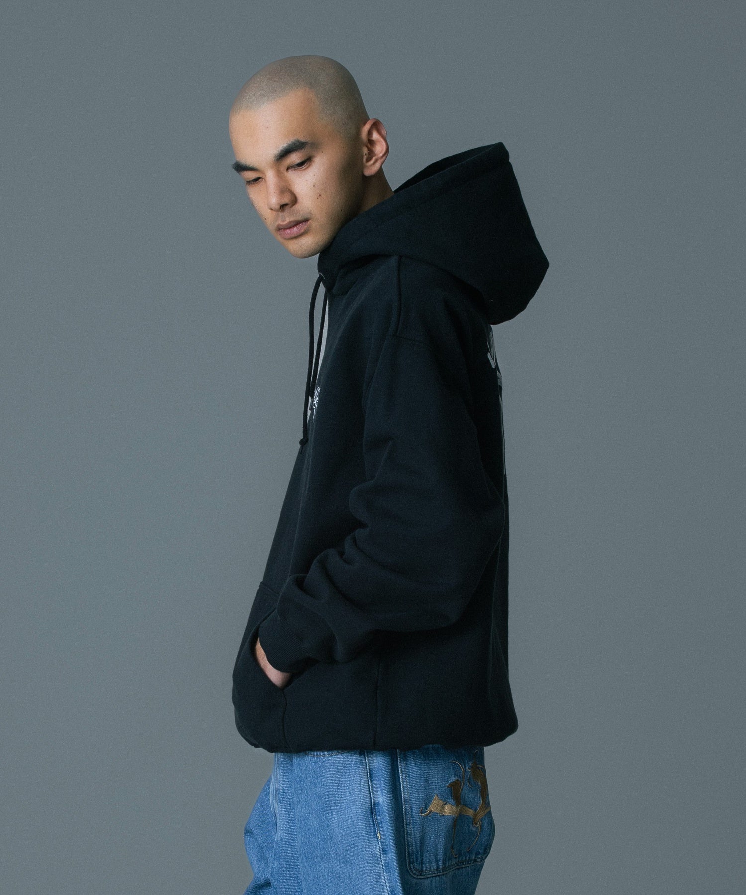 TAGGING PULLOVER HOODED SWEAT